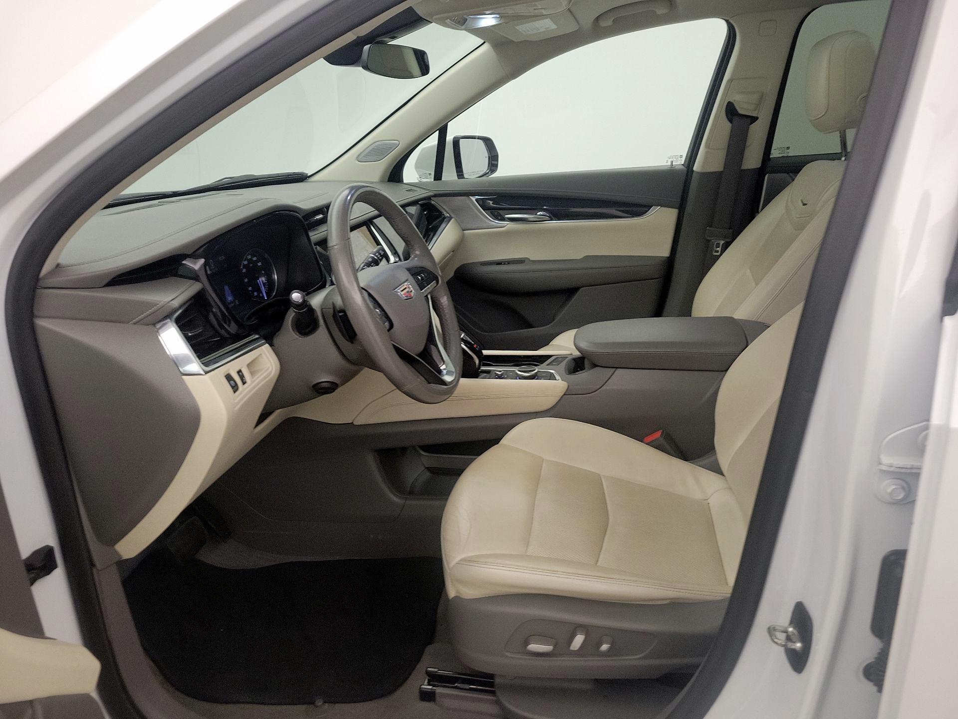 Thumbnail: 2022 Cadillac XT6 - 11