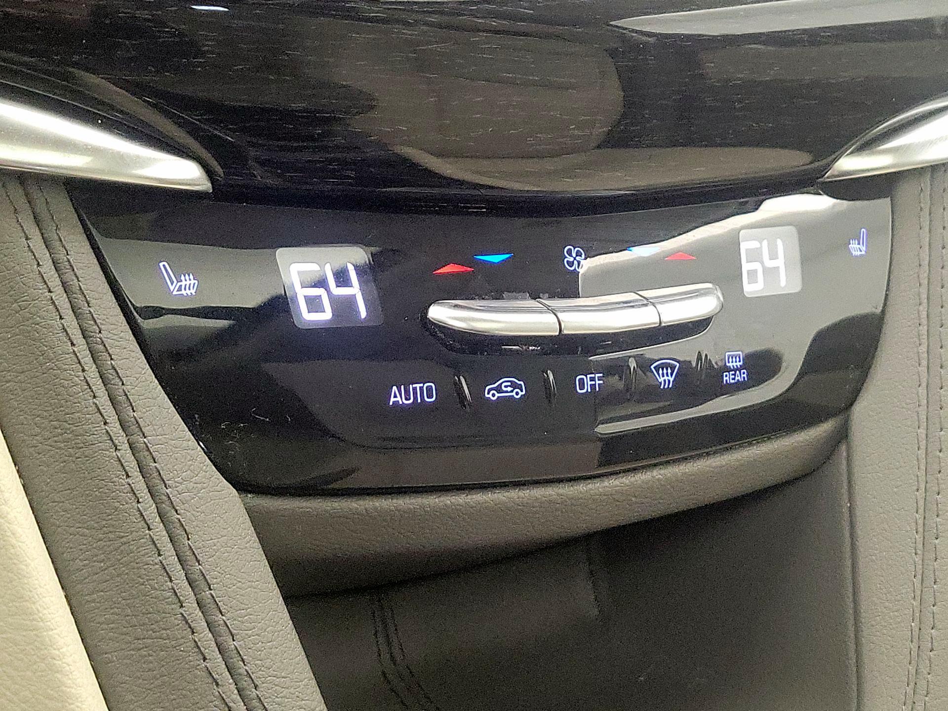 Thumbnail: 2022 Cadillac XT6 - 16