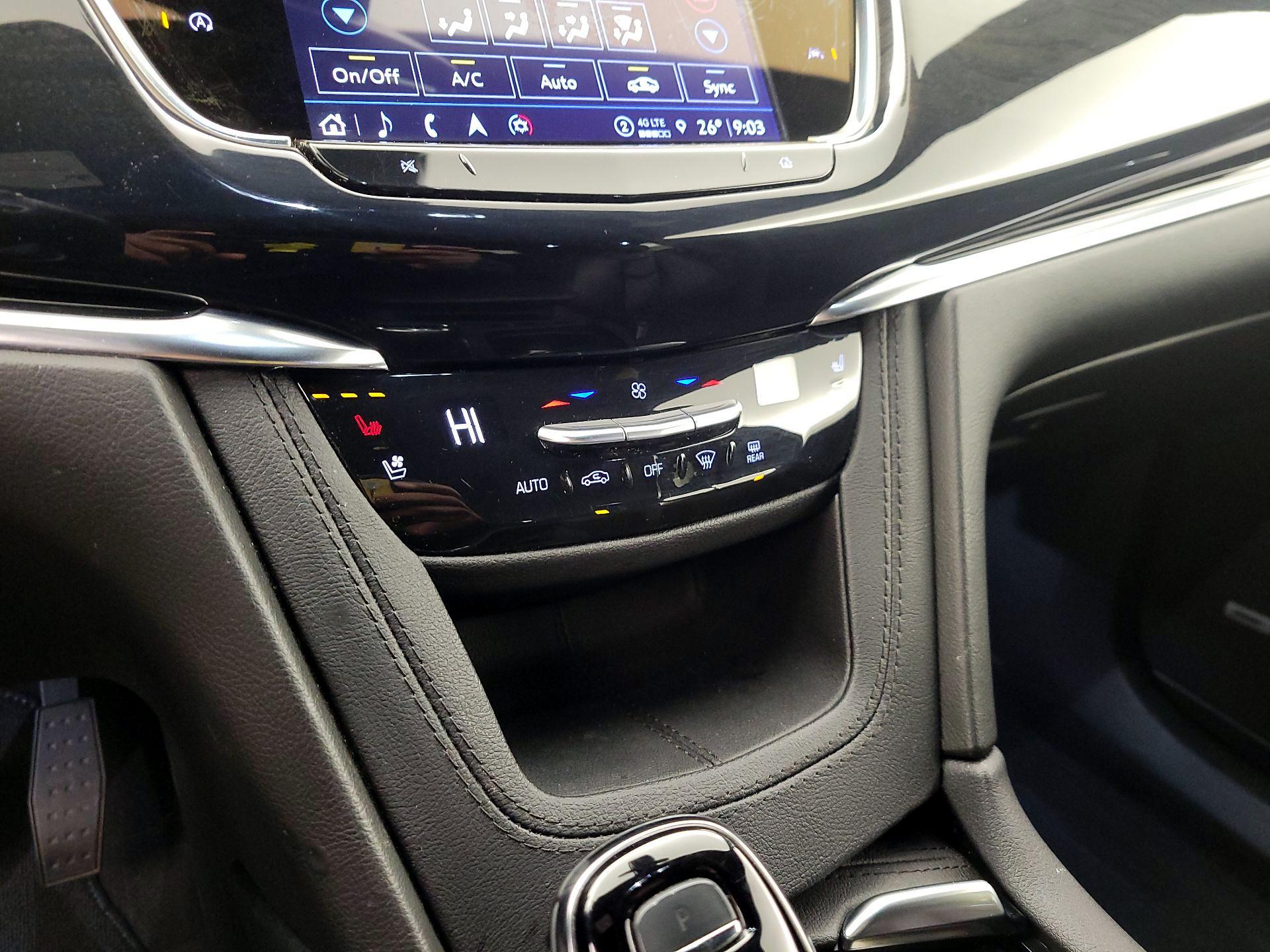 Thumbnail: 2024 Cadillac XT6 - 16