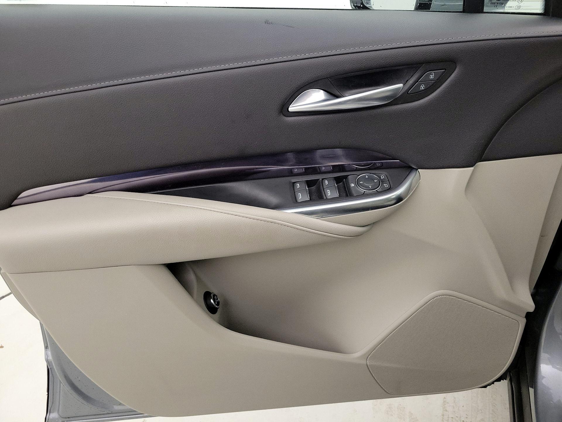 Thumbnail: 2023 Cadillac XT4 - 12