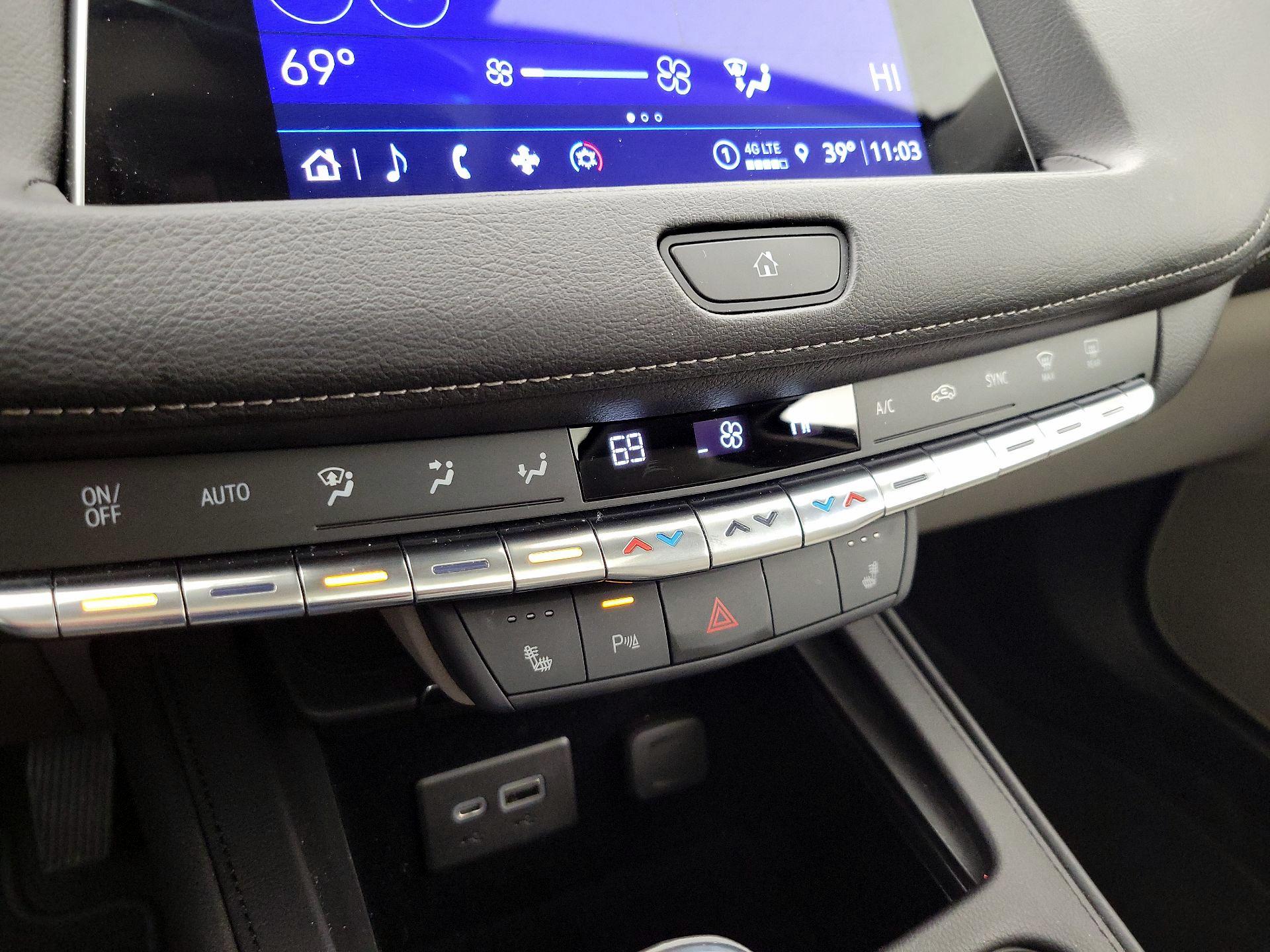 Thumbnail: 2023 Cadillac XT4 - 16