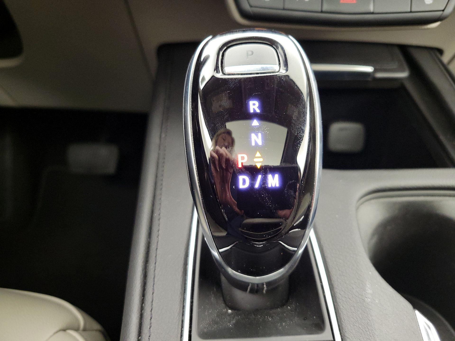 Thumbnail: 2023 Cadillac XT4 - 17