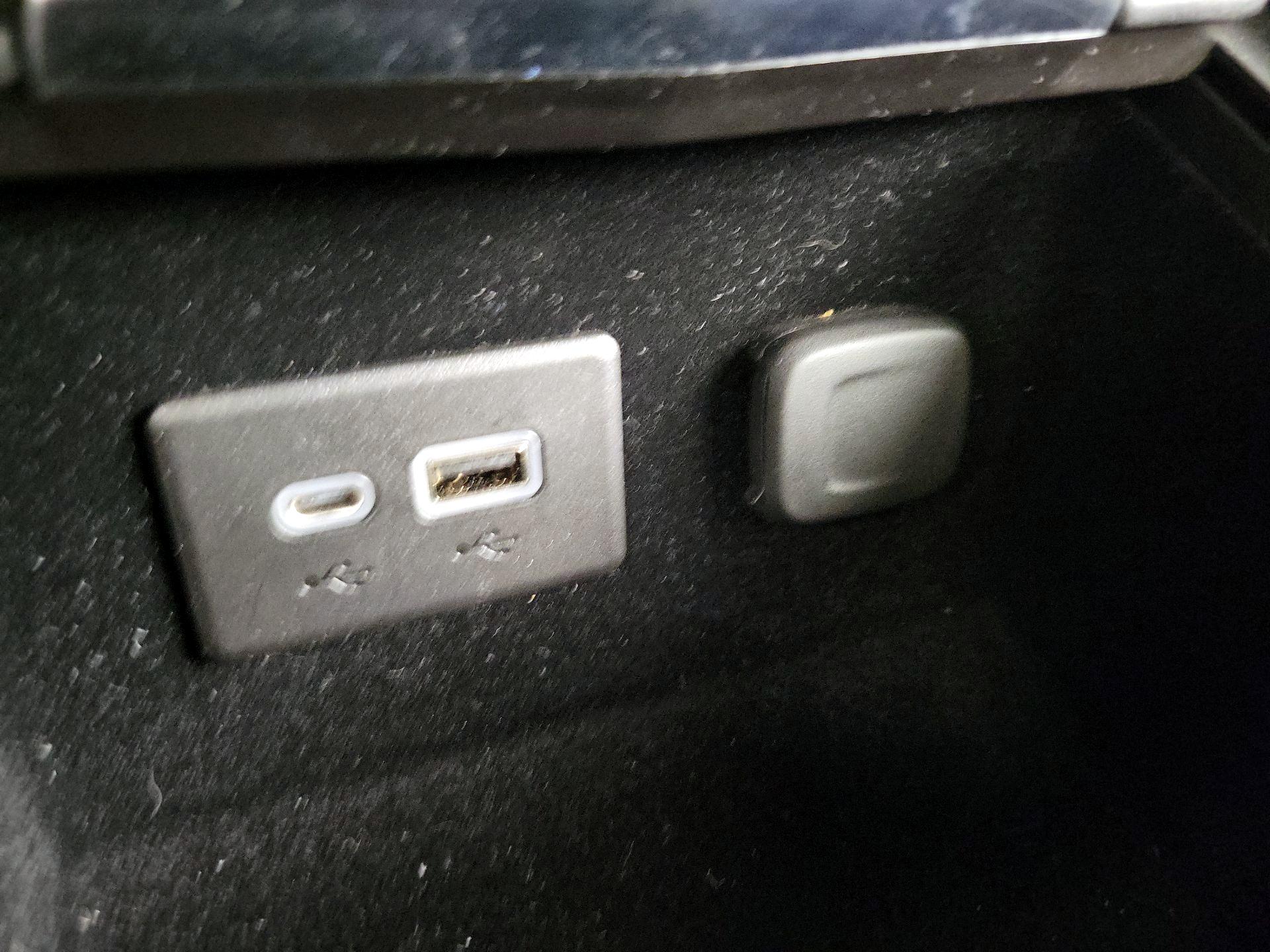 Thumbnail: 2023 Cadillac XT4 - 18