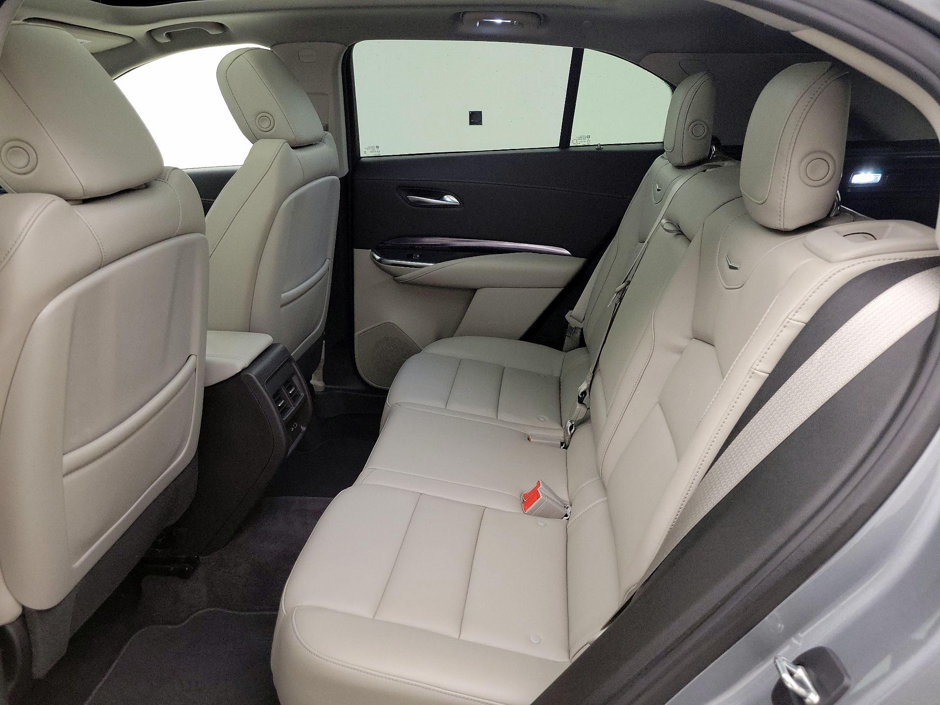 Thumbnail: 2023 Cadillac XT4 - 20