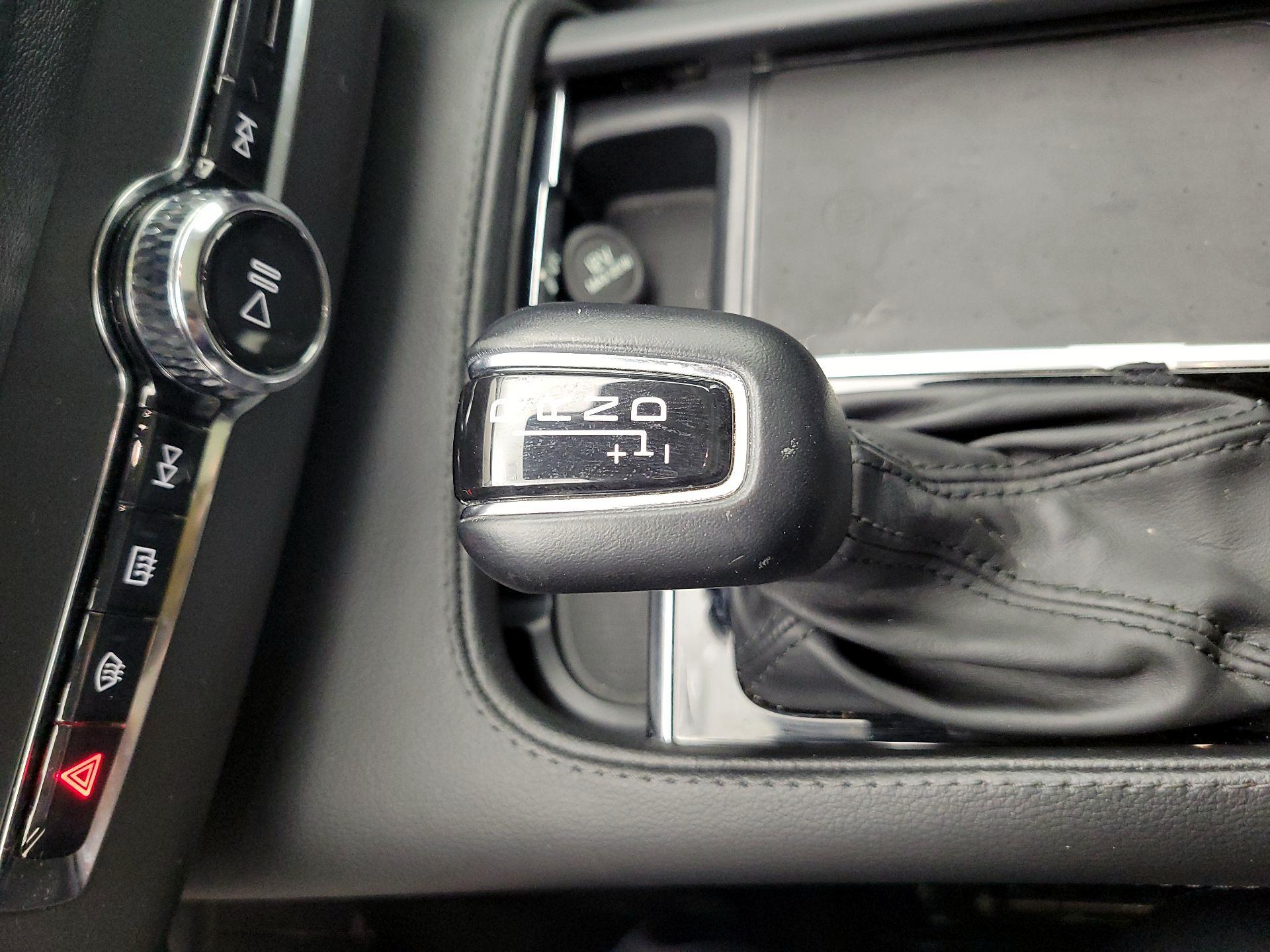 Thumbnail: 2022 Volvo XC90 - 18