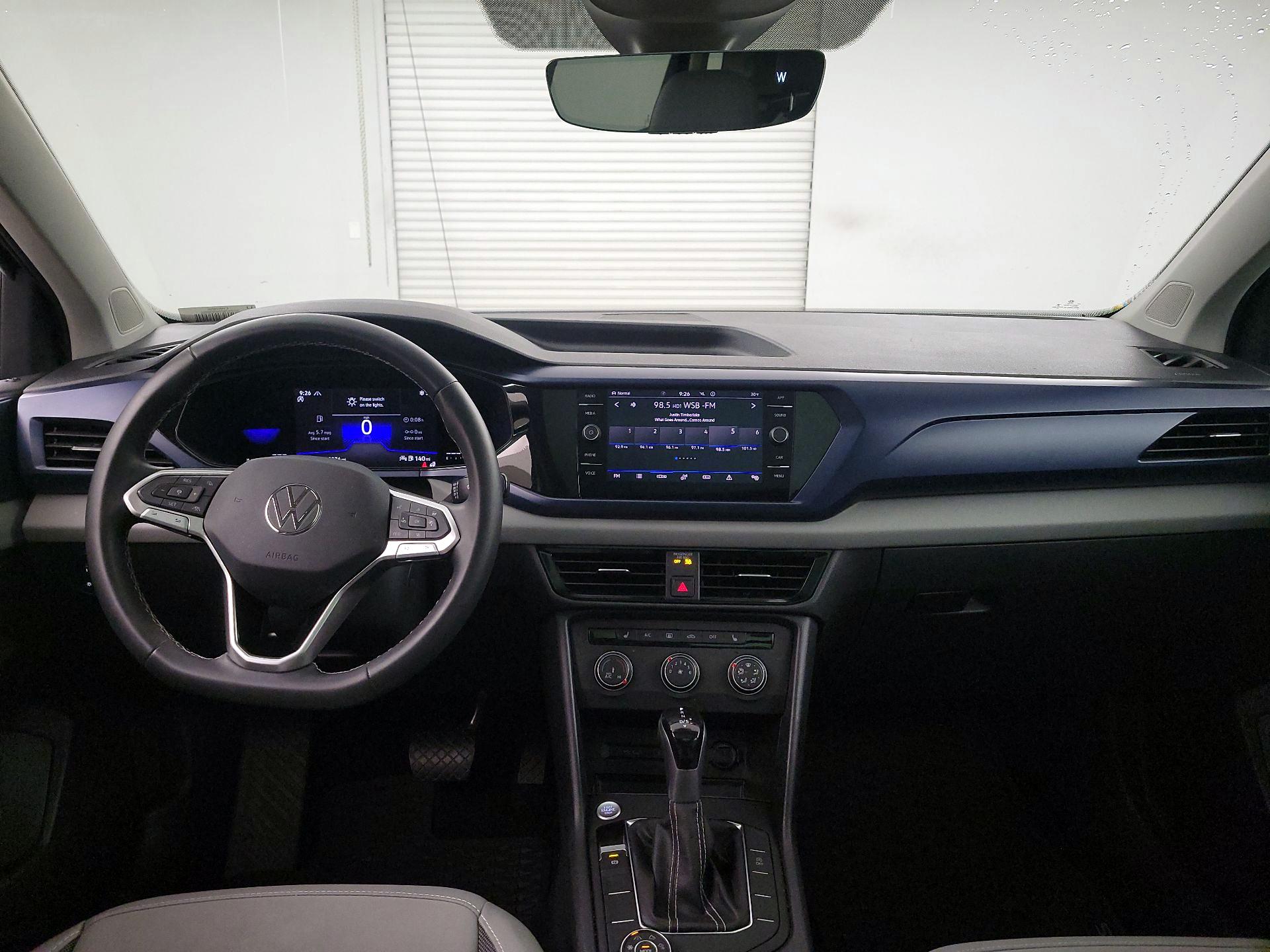 Thumbnail: 2022 Volkswagen Taos - 9