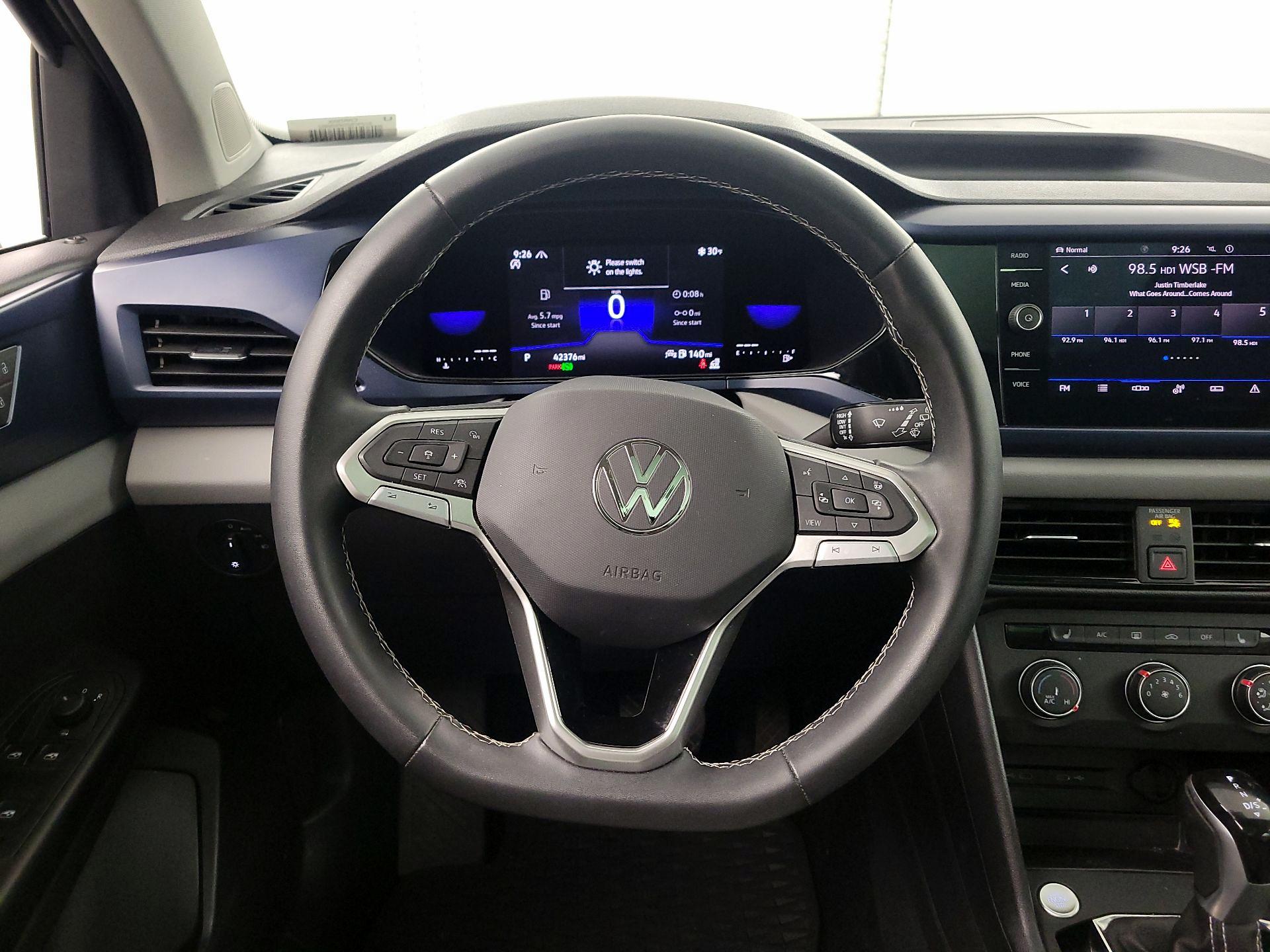 Thumbnail: 2022 Volkswagen Taos - 10