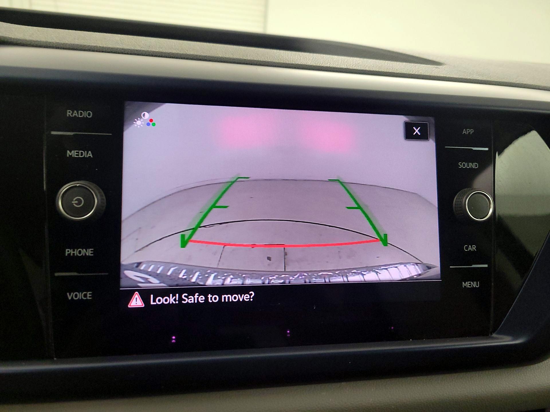 Thumbnail: 2022 Volkswagen Taos - 14