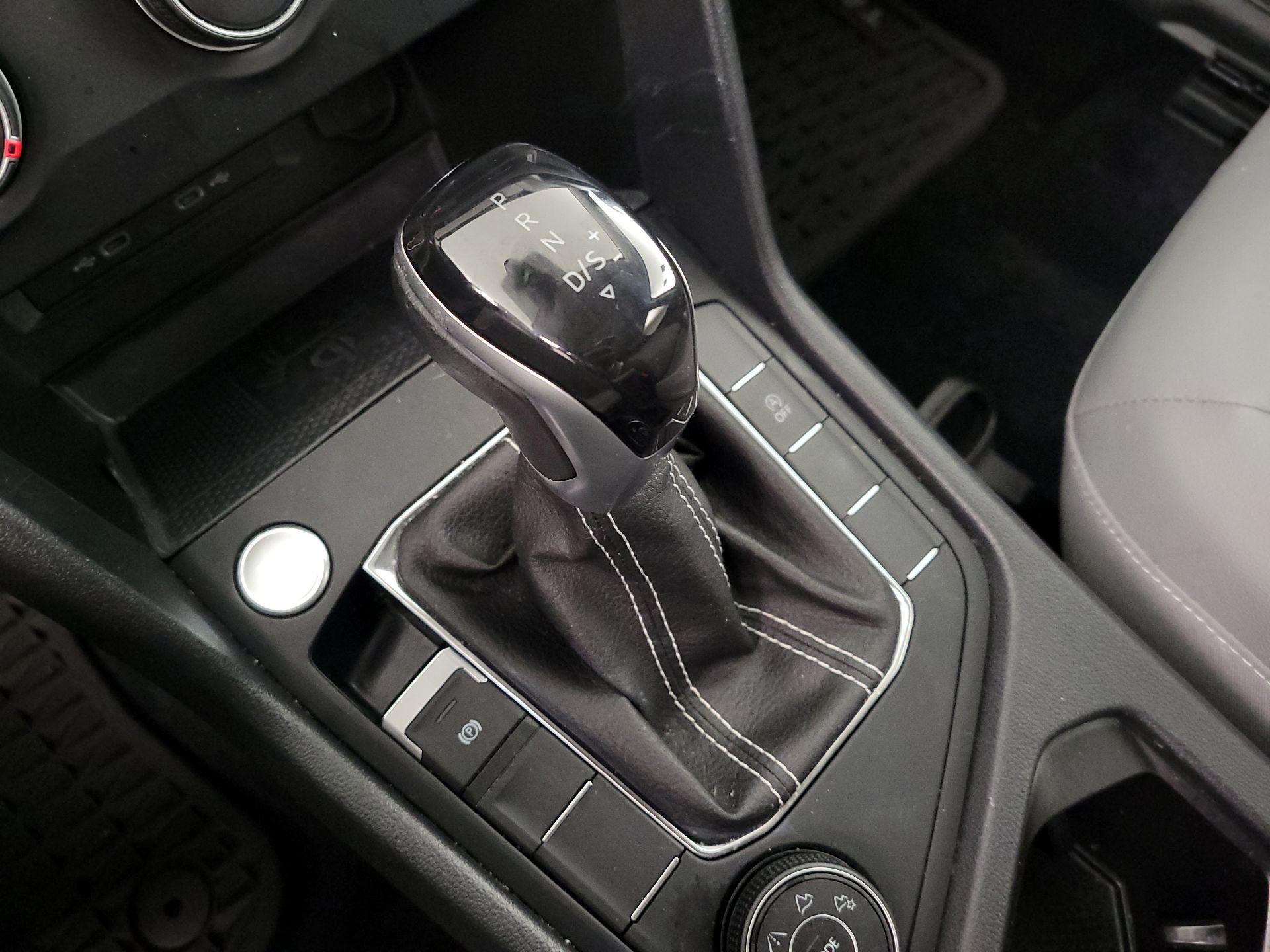 Thumbnail: 2022 Volkswagen Taos - 17