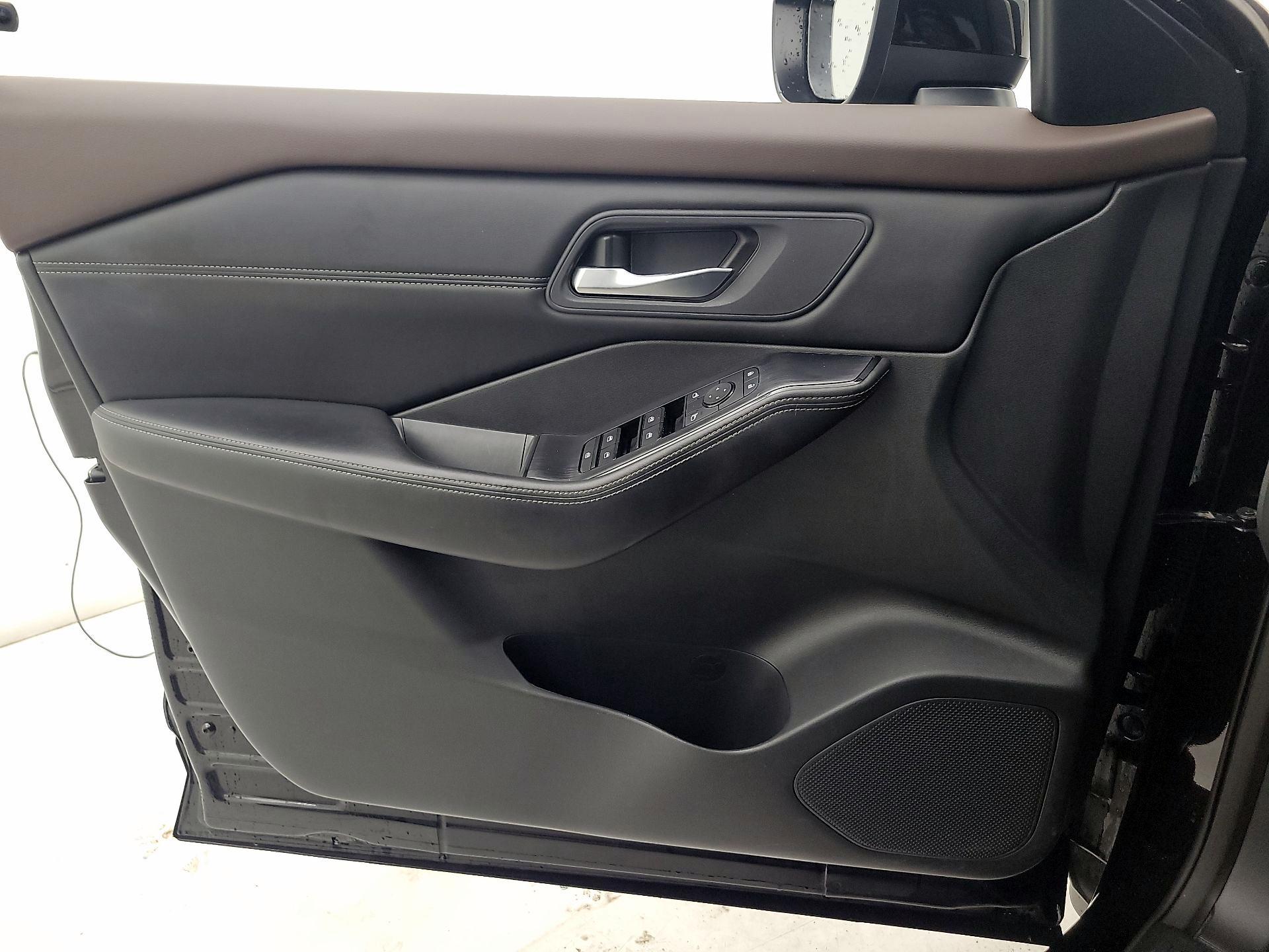 Thumbnail: 2023 Nissan Rogue - 12