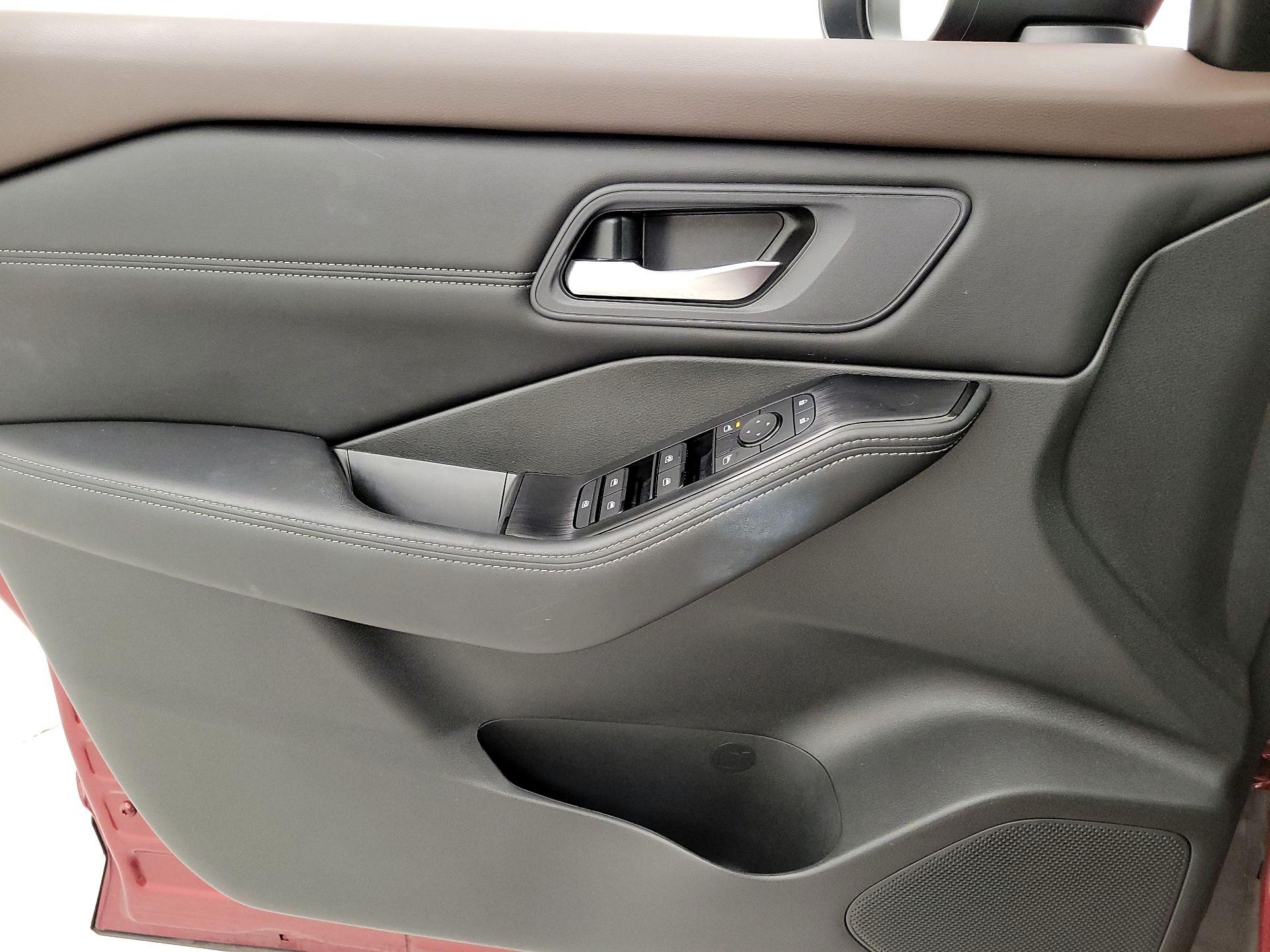 Thumbnail: 2023 Nissan Rogue - 12