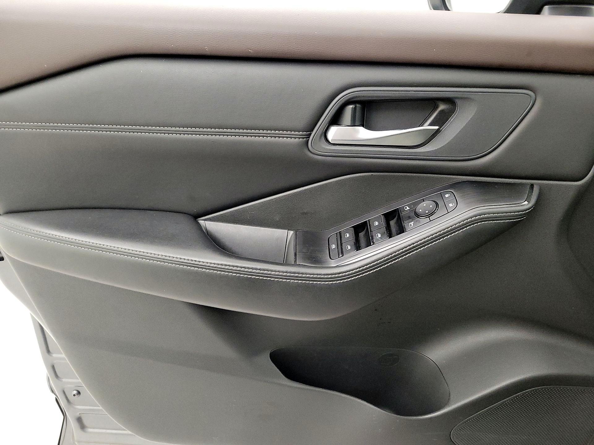 Thumbnail: 2023 Nissan Rogue - 12