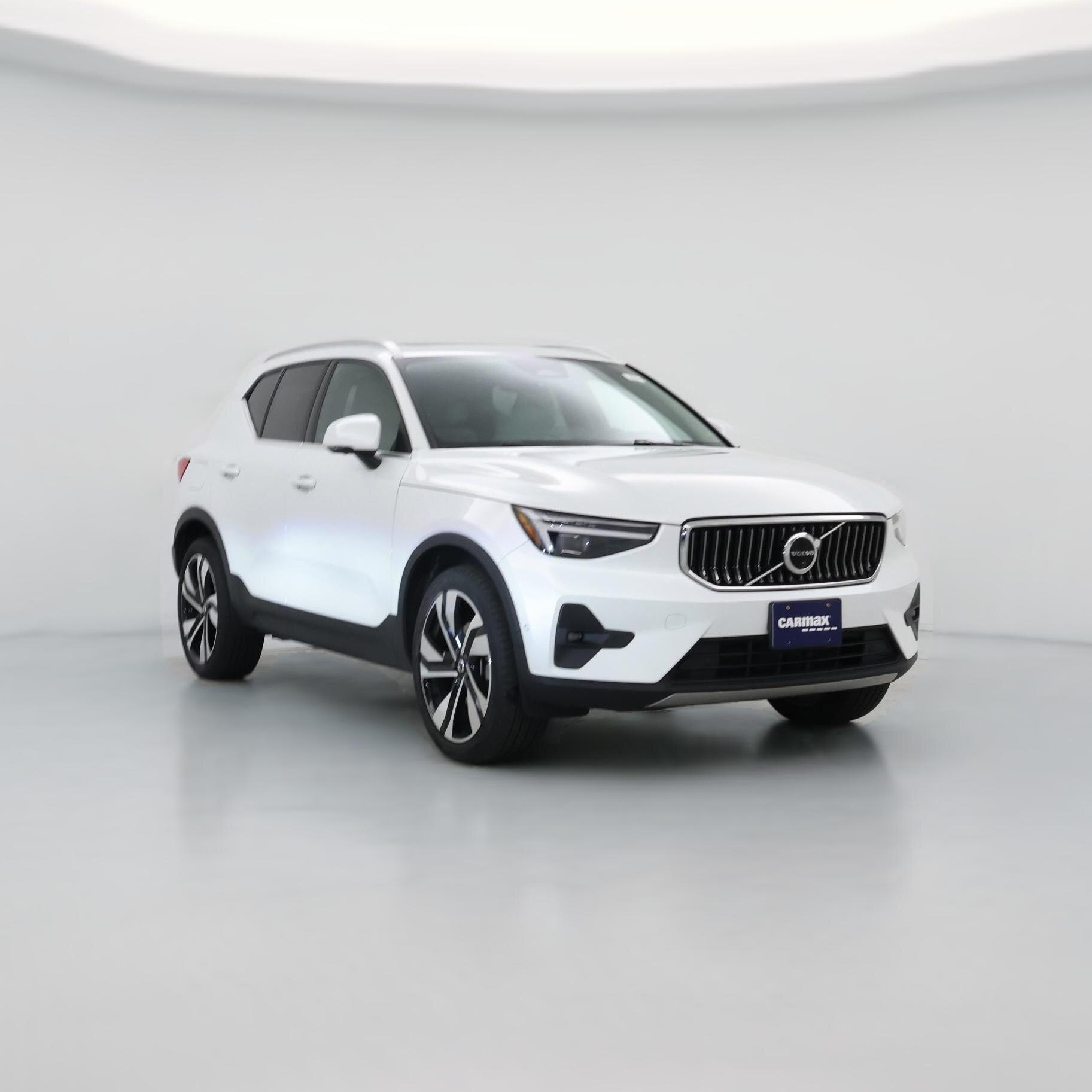 Thumbnail: 2023 Volvo XC40 - 1