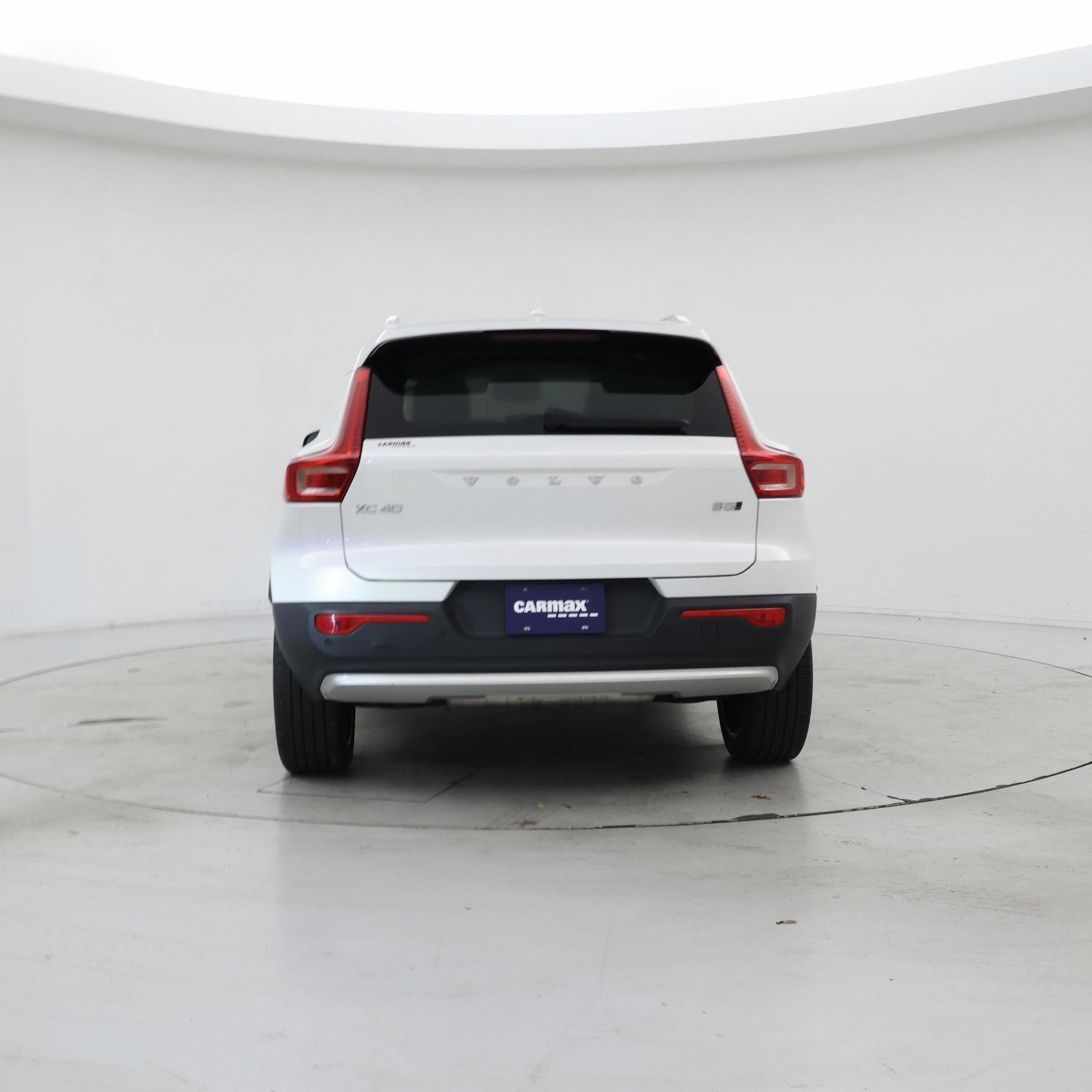 Thumbnail: 2023 Volvo XC40 - 6