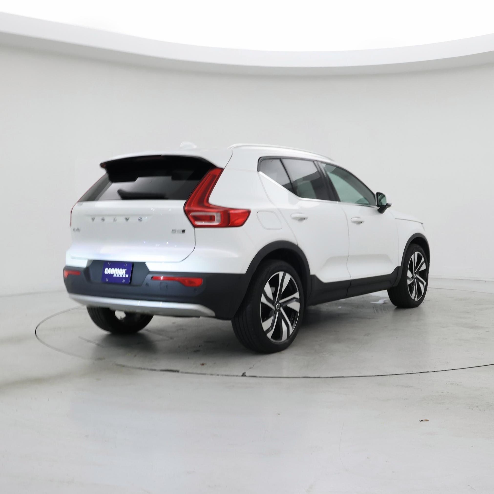 Thumbnail: 2023 Volvo XC40 - 8