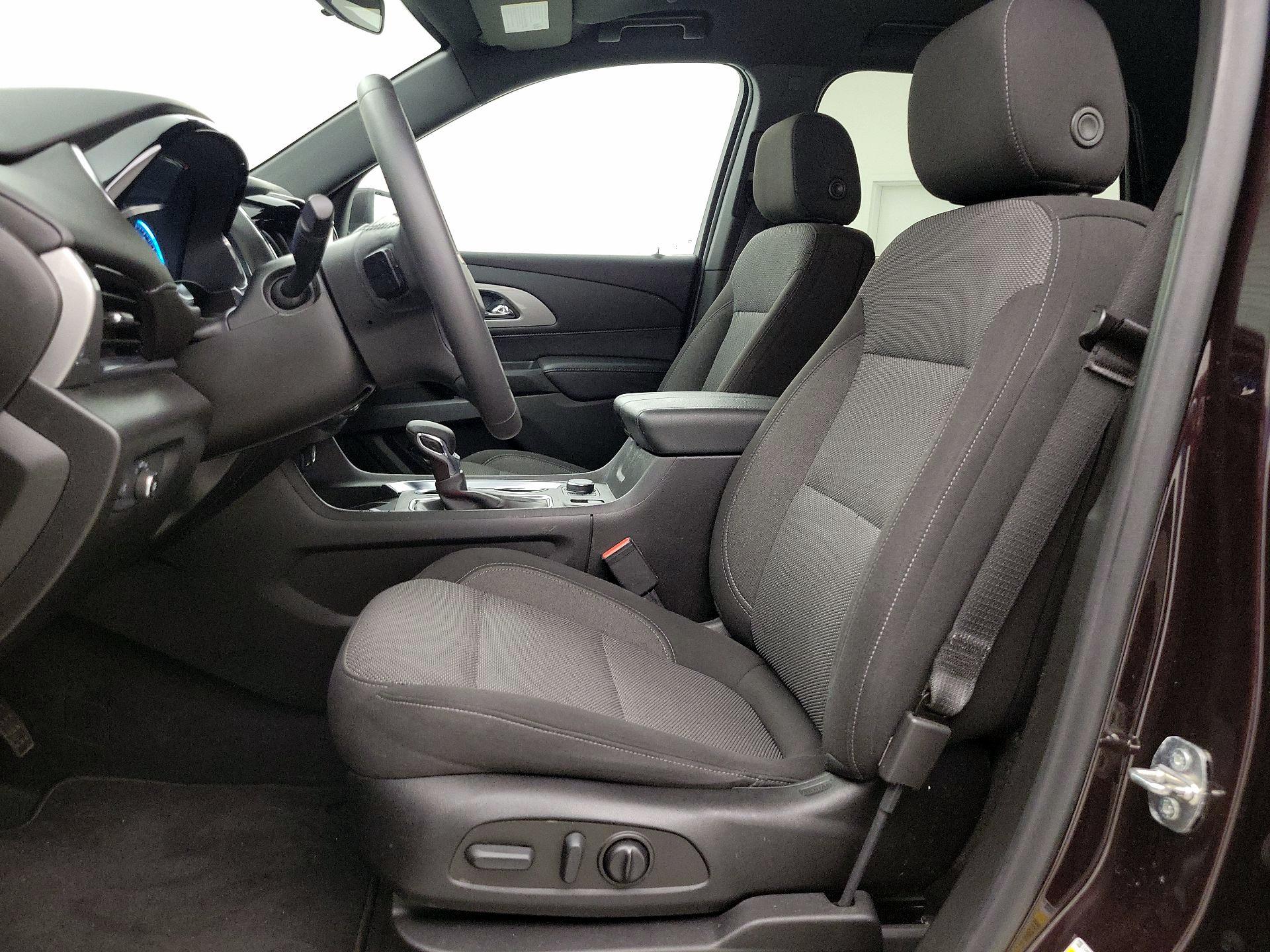 Thumbnail: 2022 Chevrolet Traverse - 11