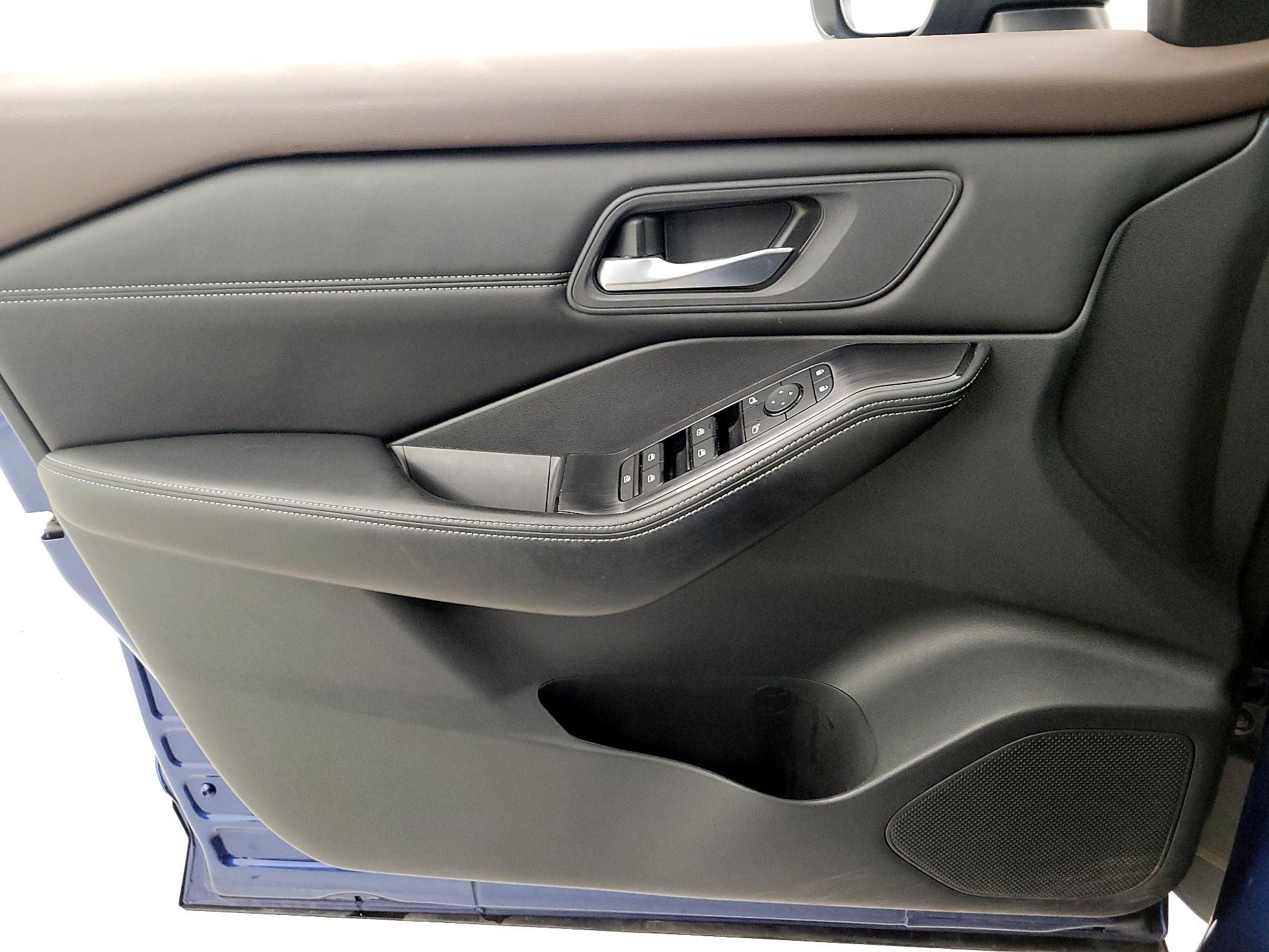 Thumbnail: 2023 Nissan Rogue - 12