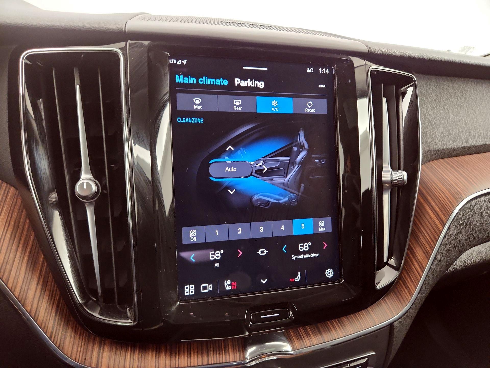 Thumbnail: 2024 Volvo XC60 - 17