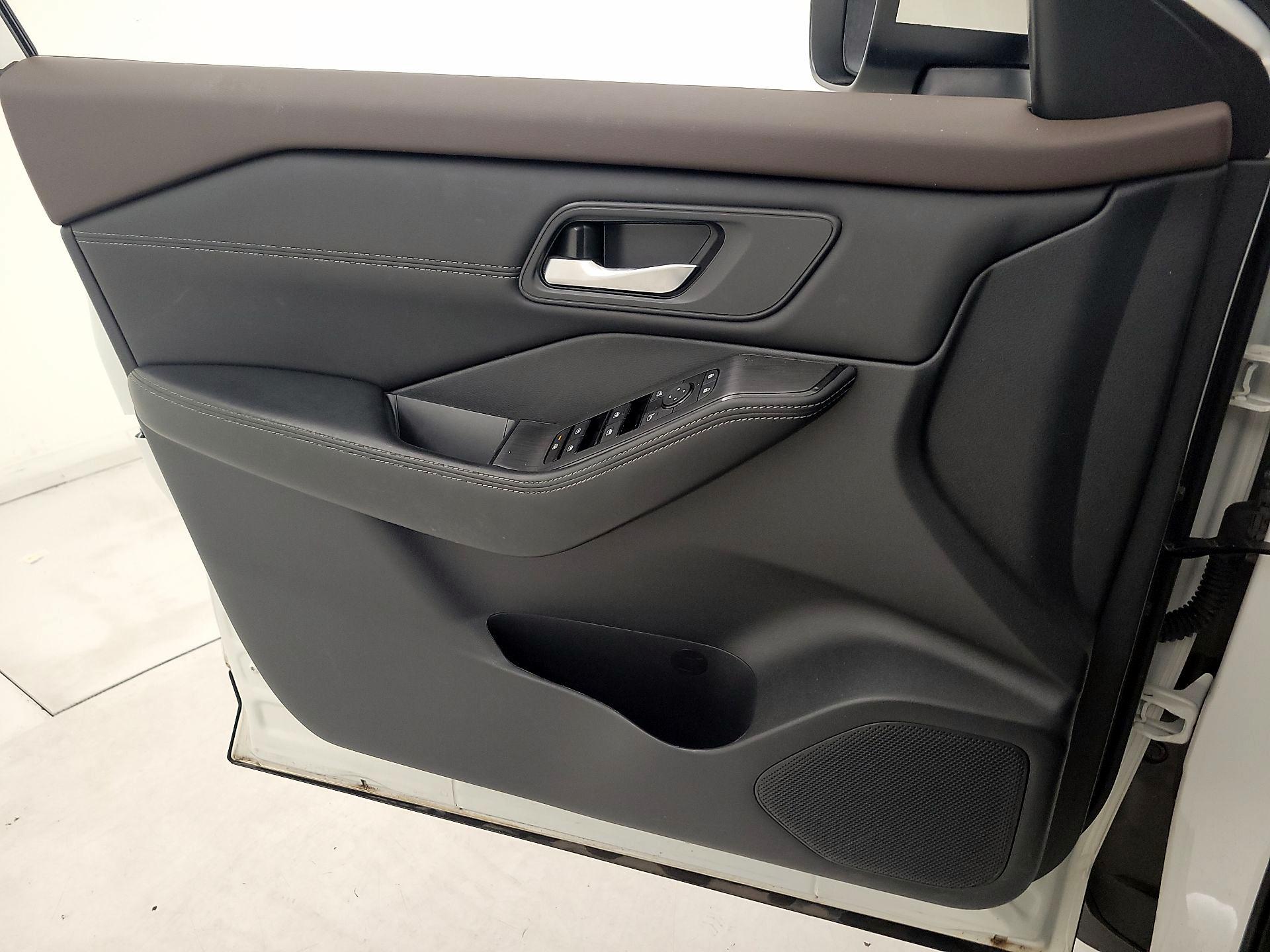 Thumbnail: 2023 Nissan Rogue - 12