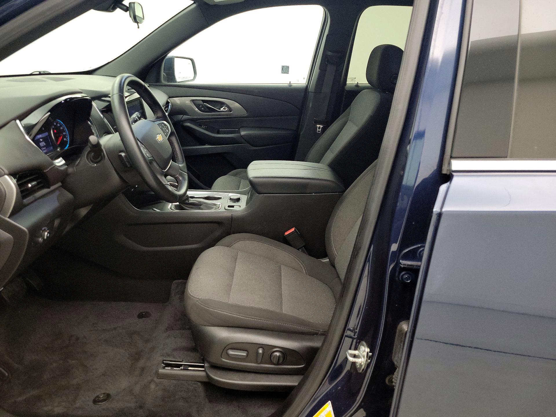 Thumbnail: 2023 Chevrolet Traverse - 11