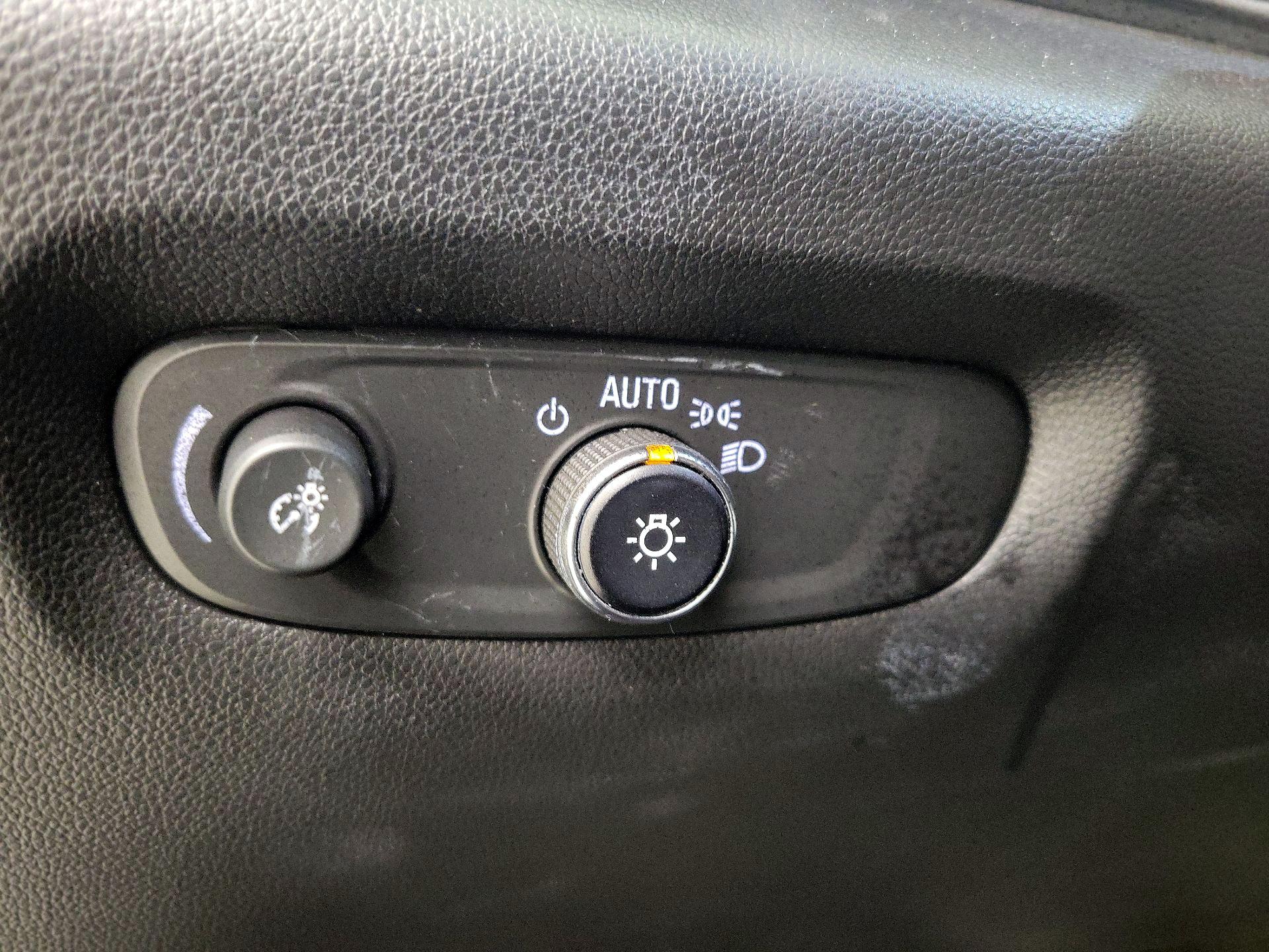 Thumbnail: 2023 Chevrolet Traverse - 13