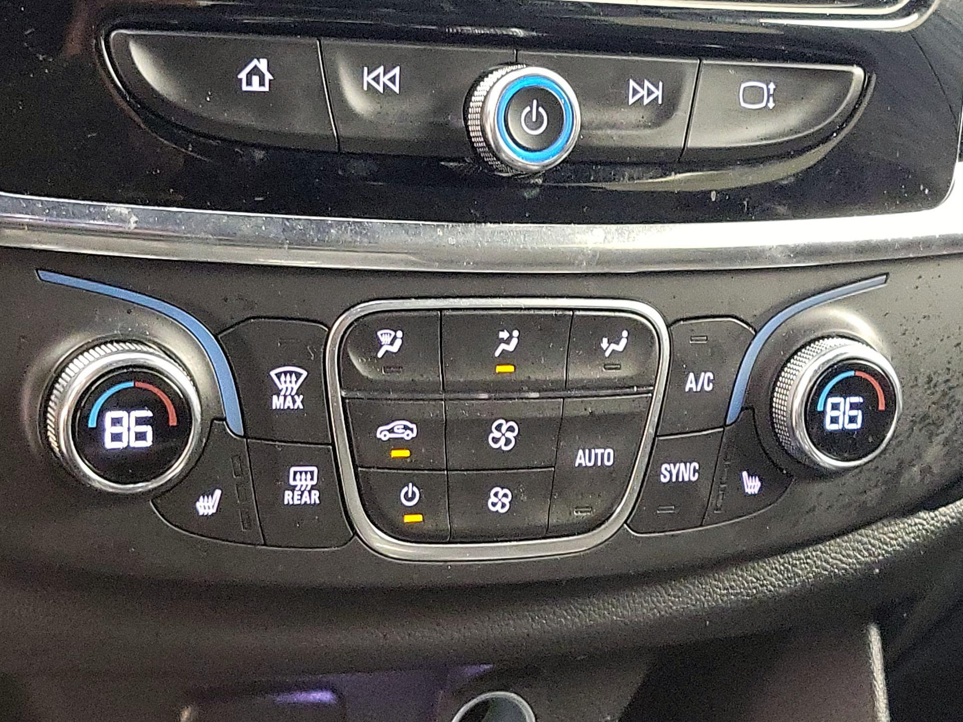 Thumbnail: 2023 Chevrolet Traverse - 16