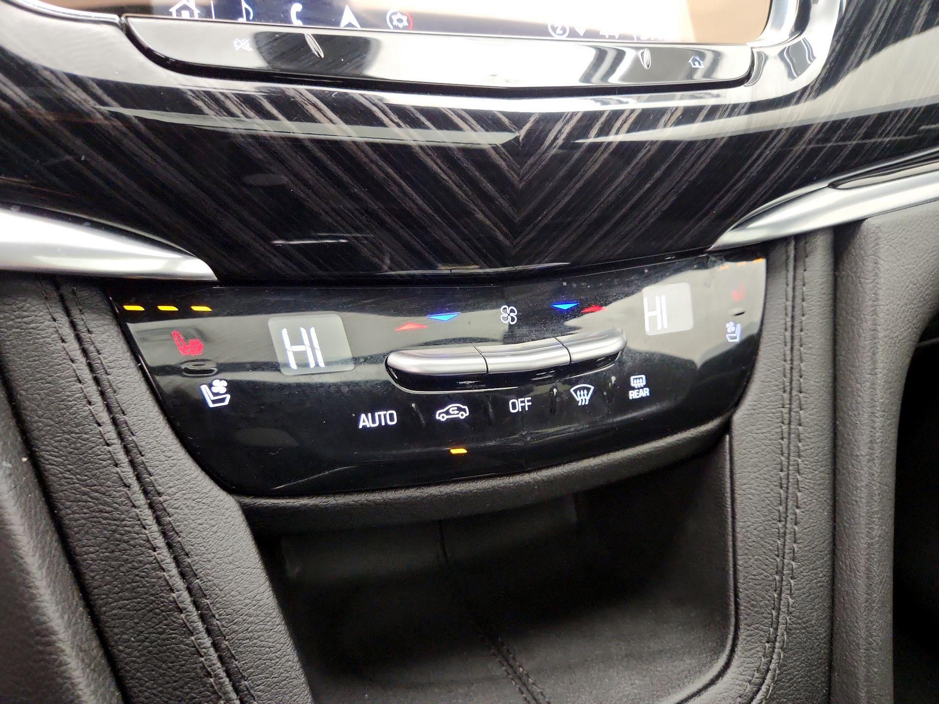 Thumbnail: 2025 Cadillac XT6 - 17