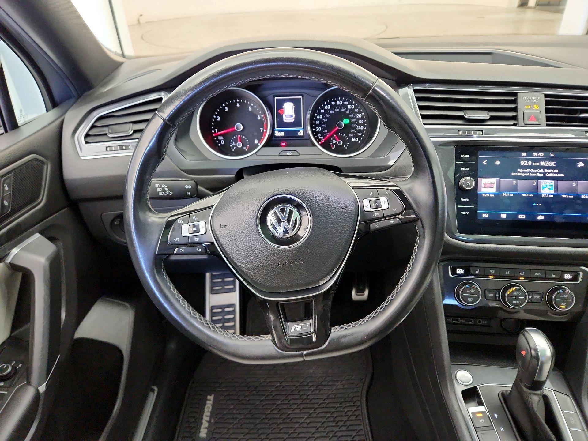 Thumbnail: 2020 Volkswagen Tiguan - 10