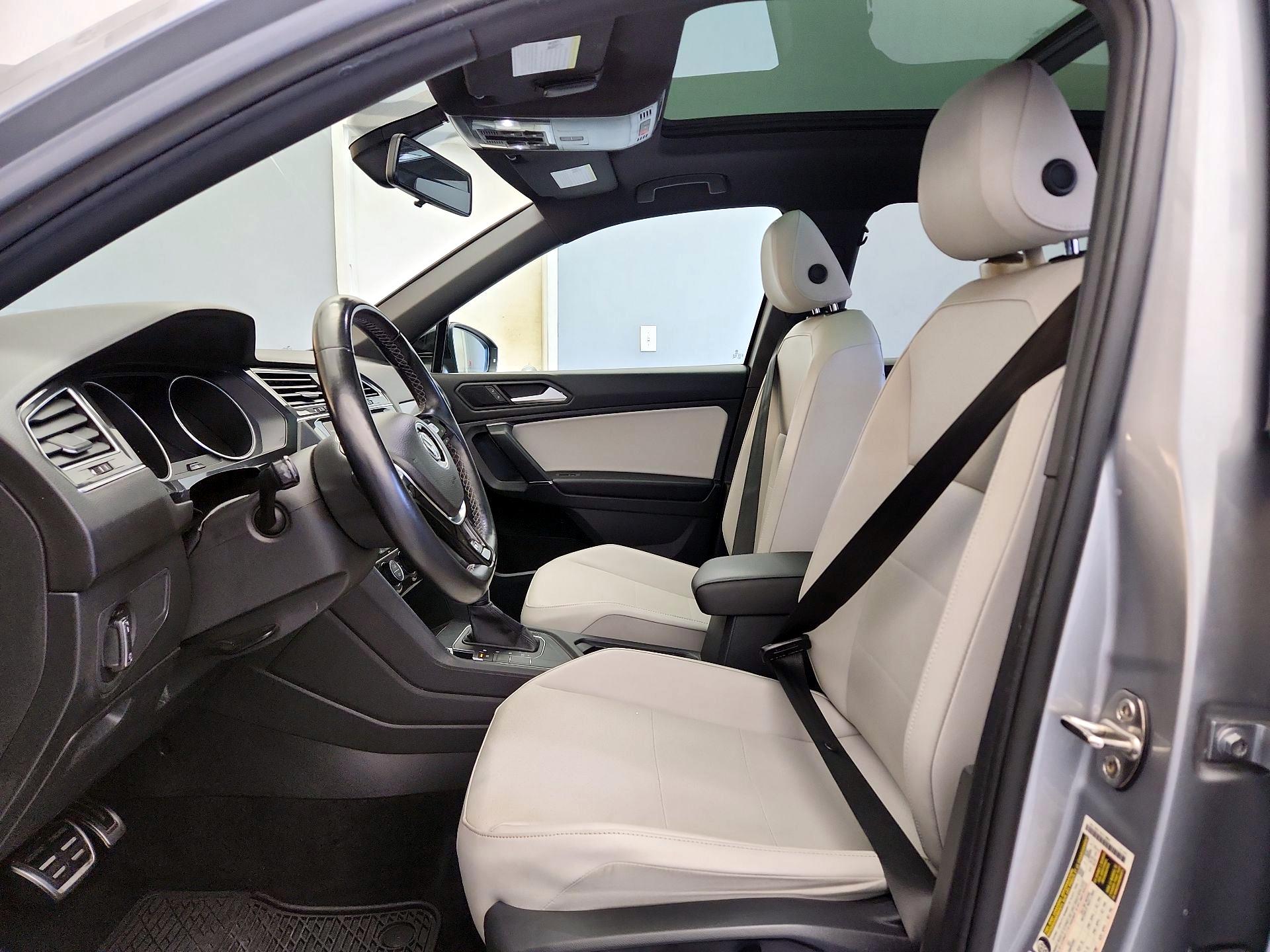 Thumbnail: 2020 Volkswagen Tiguan - 11