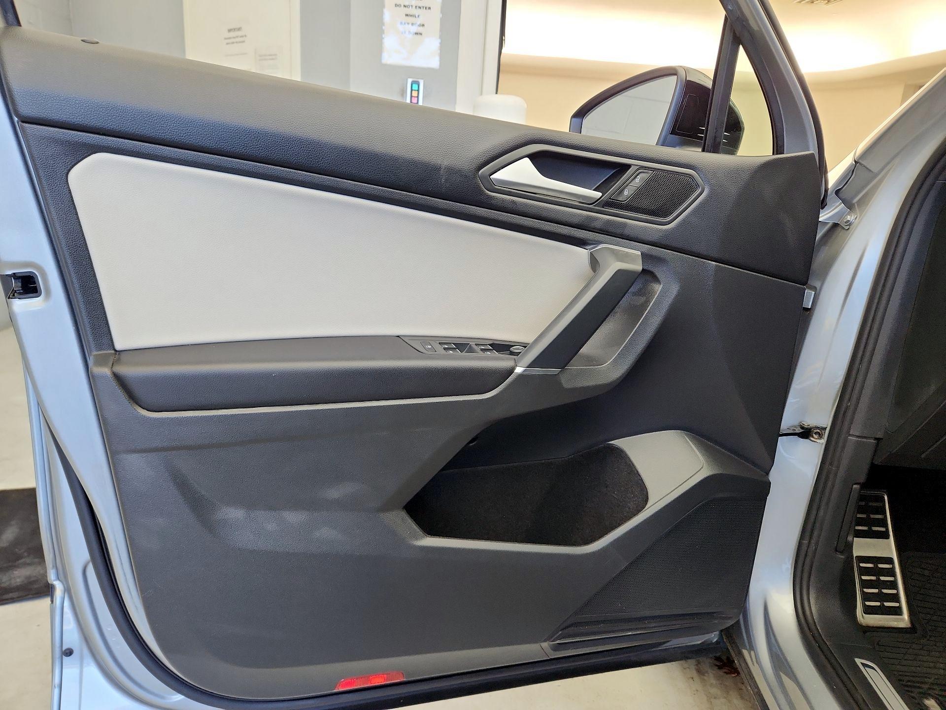 Thumbnail: 2020 Volkswagen Tiguan - 12