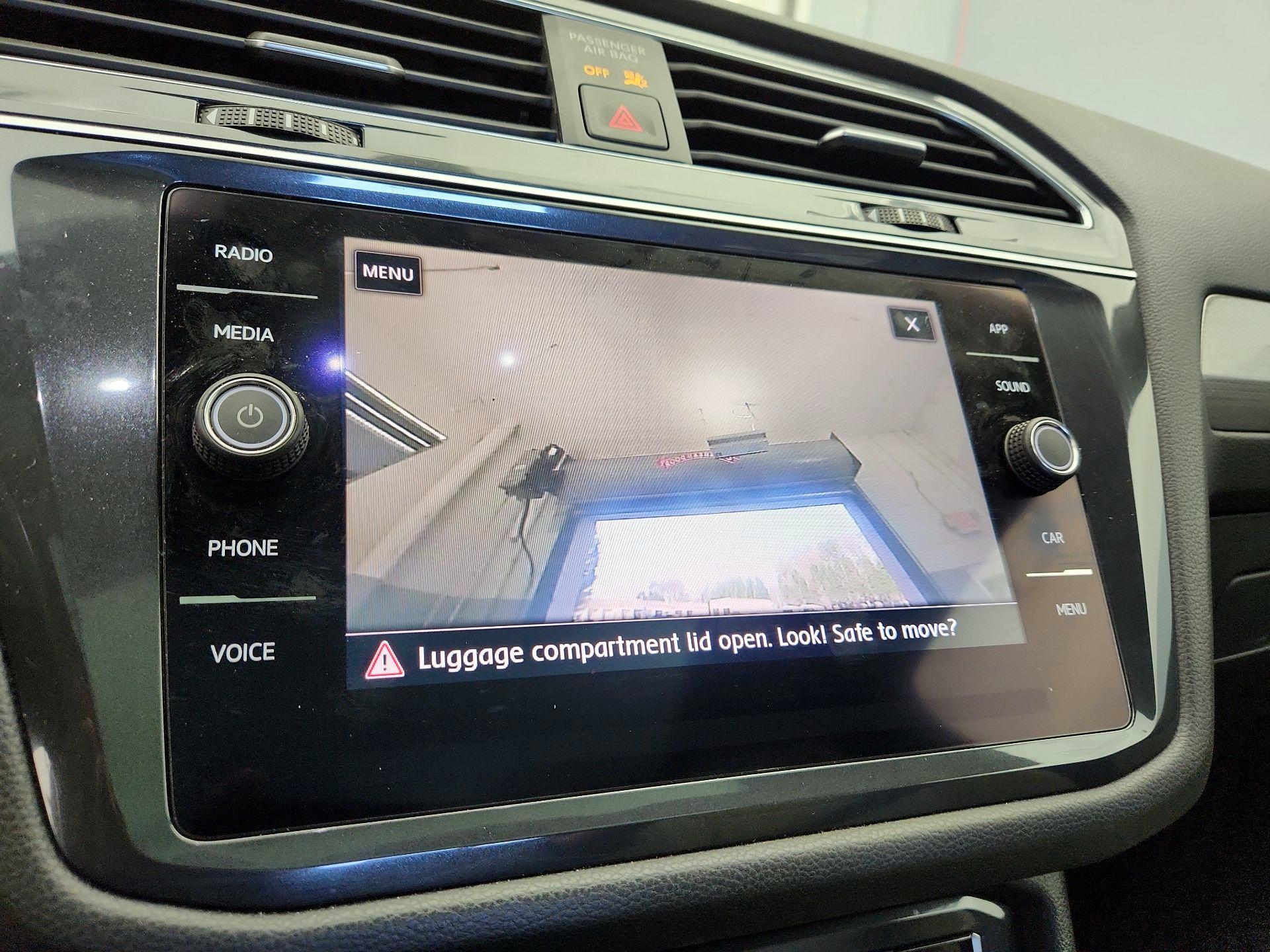 Thumbnail: 2020 Volkswagen Tiguan - 14