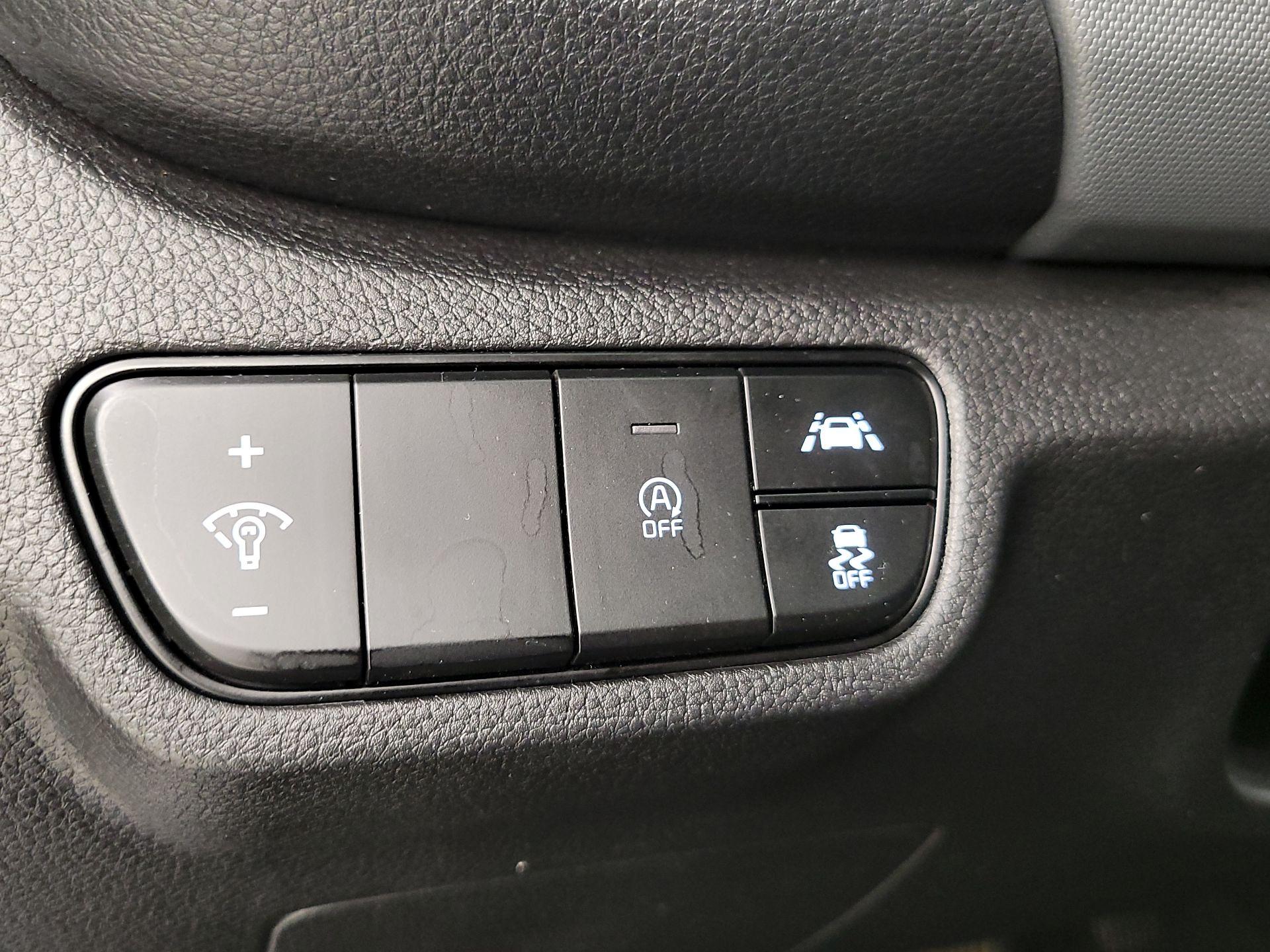 Thumbnail: 2023 Kia Seltos - 13