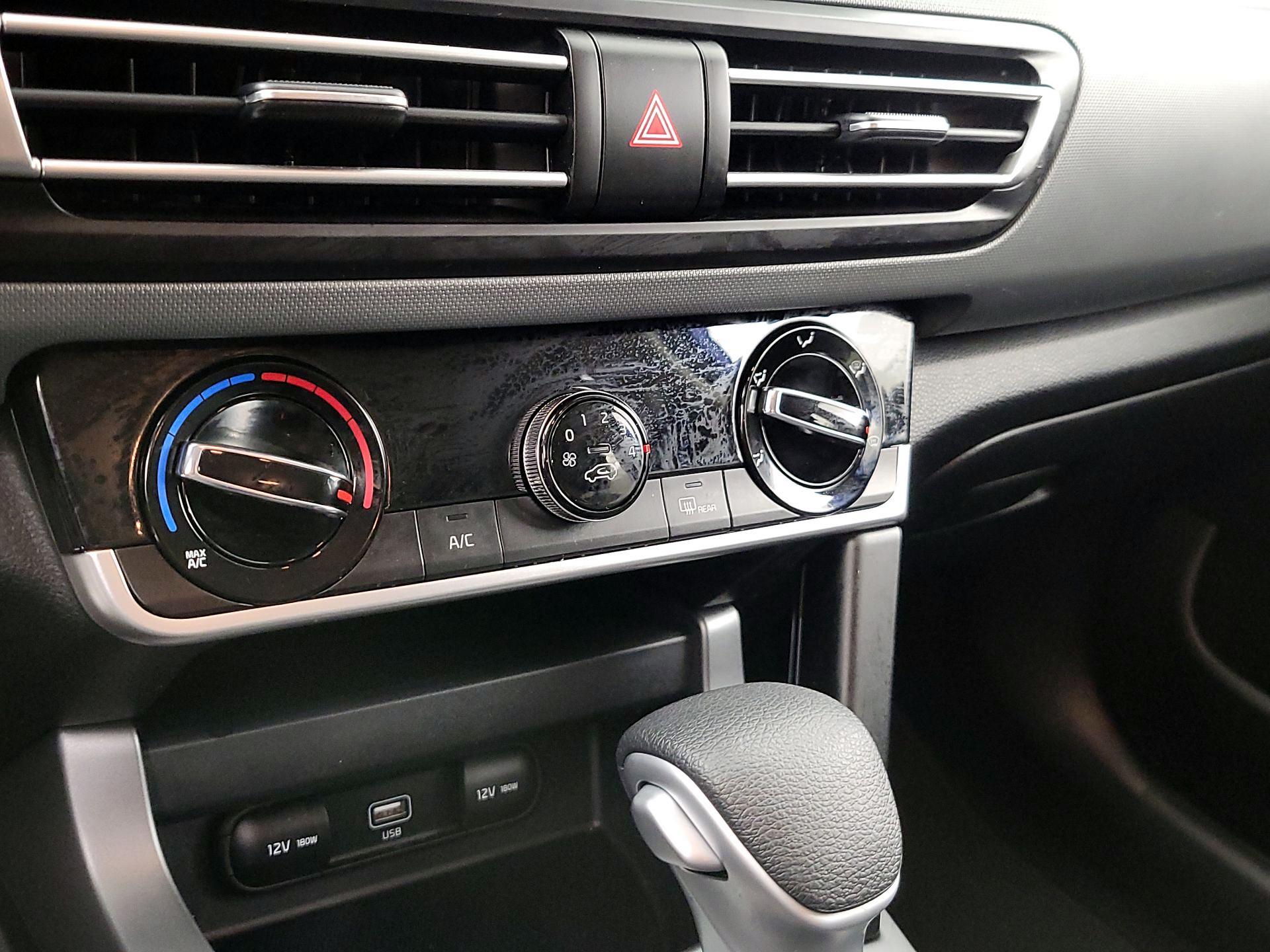 Thumbnail: 2023 Kia Seltos - 16