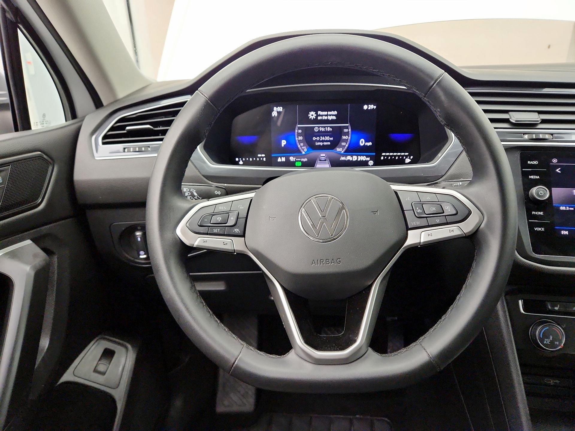 Thumbnail: 2024 Volkswagen Tiguan - 10