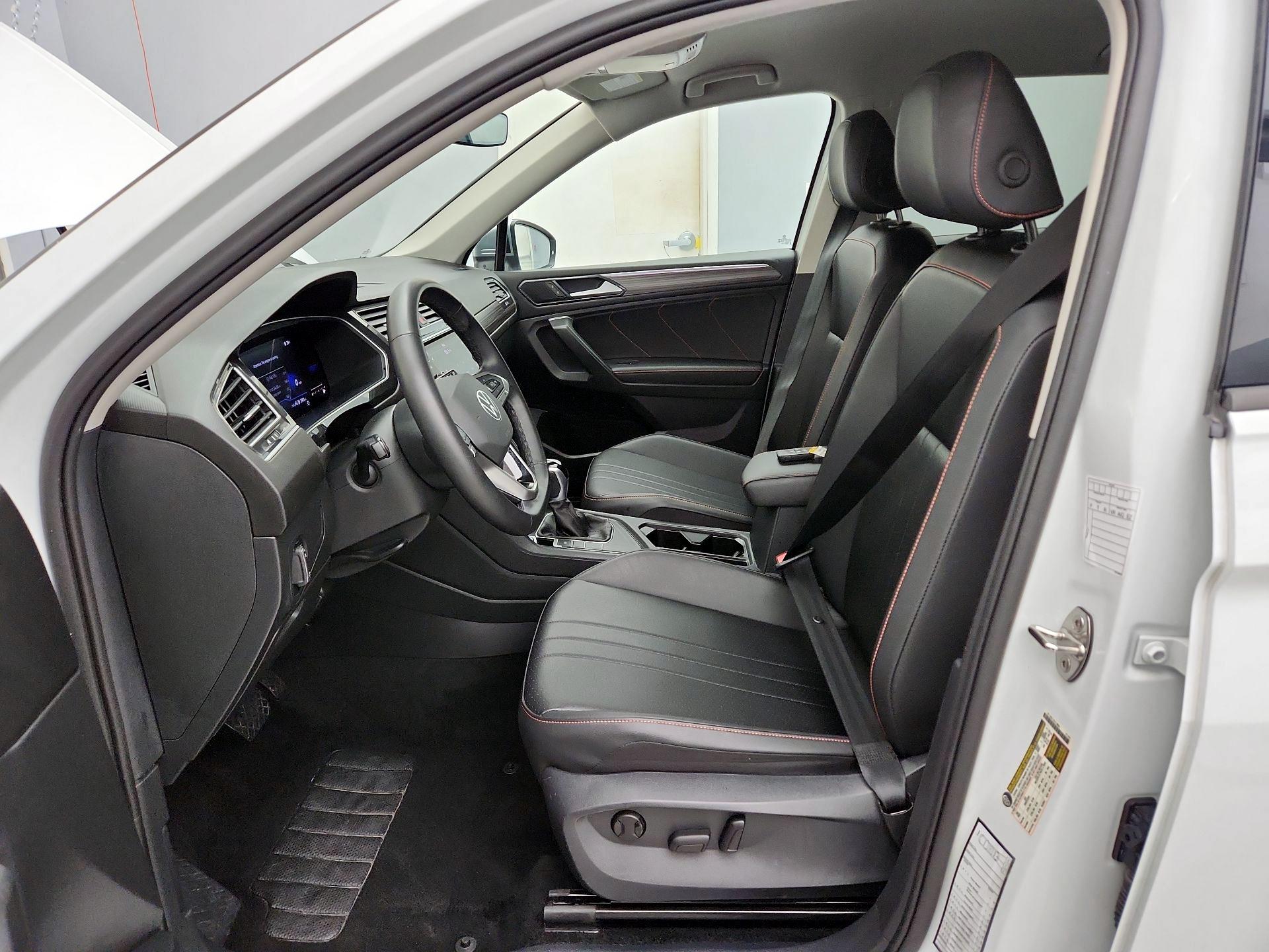 Thumbnail: 2024 Volkswagen Tiguan - 11