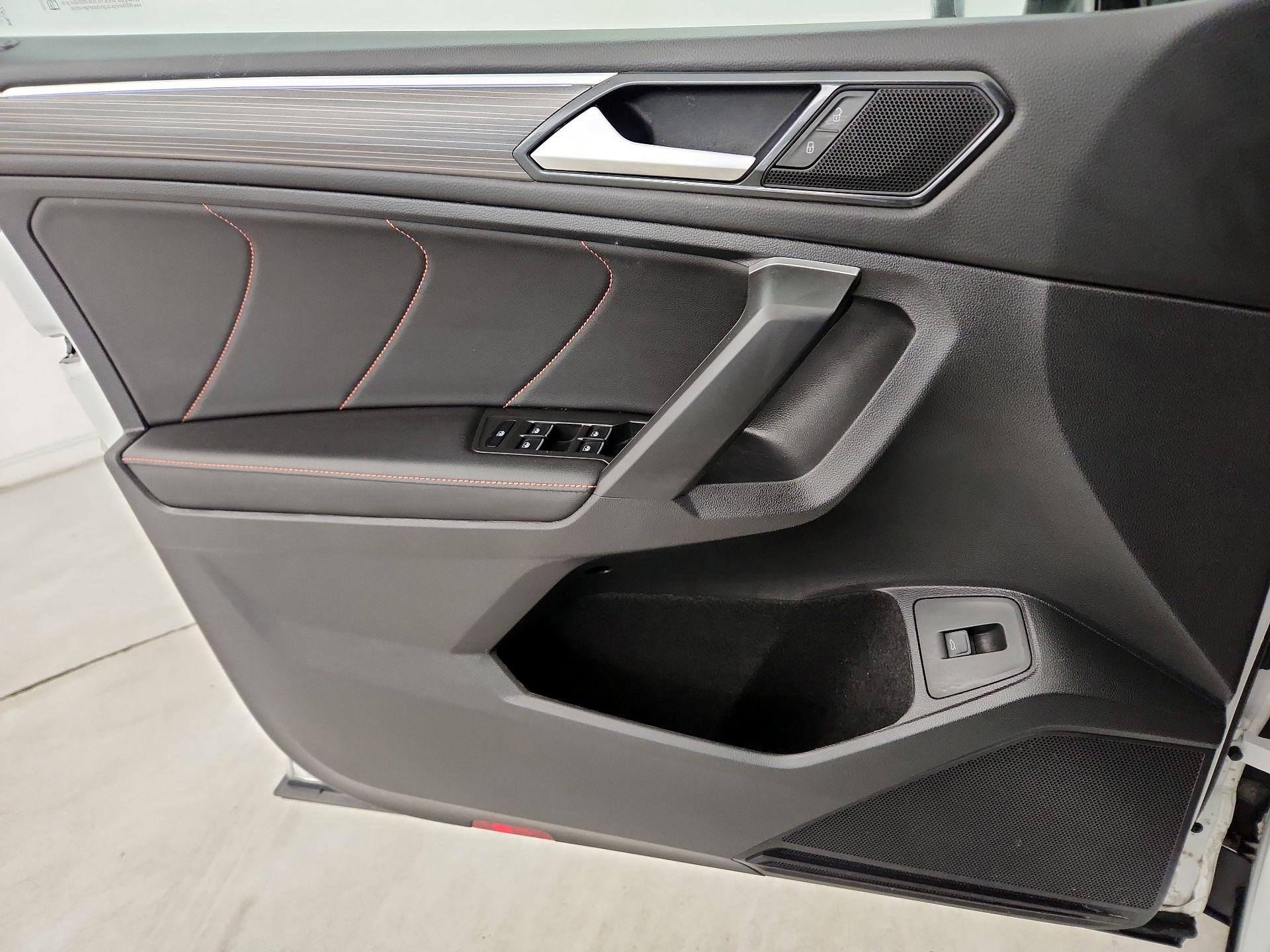 Thumbnail: 2024 Volkswagen Tiguan - 12