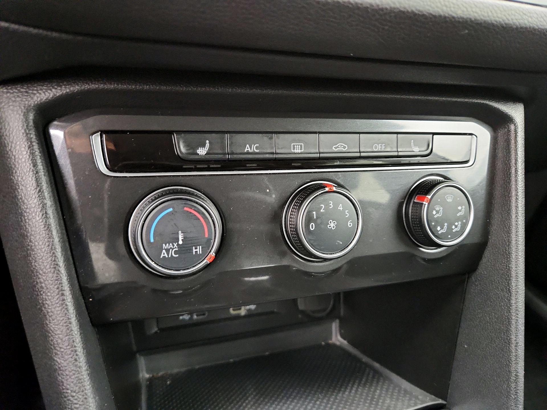 Thumbnail: 2024 Volkswagen Tiguan - 16