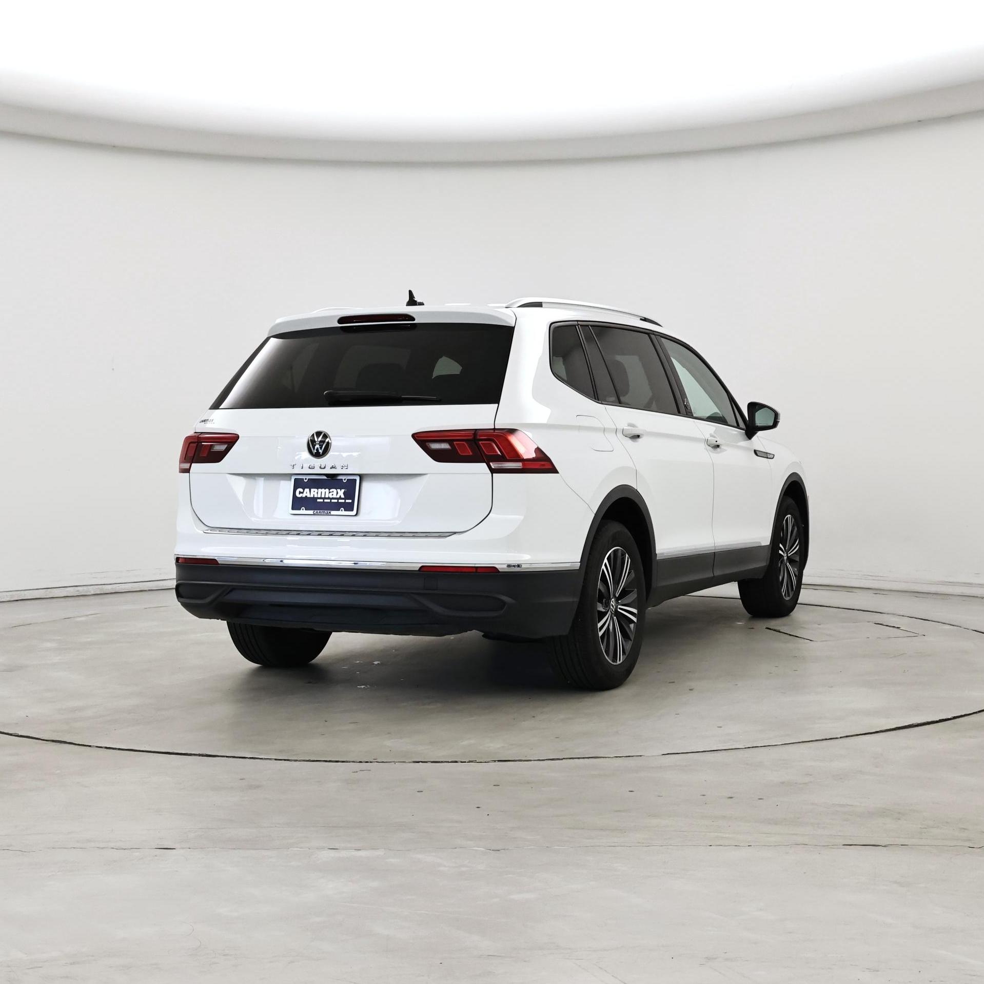 Thumbnail: 2024 Volkswagen Tiguan - 8