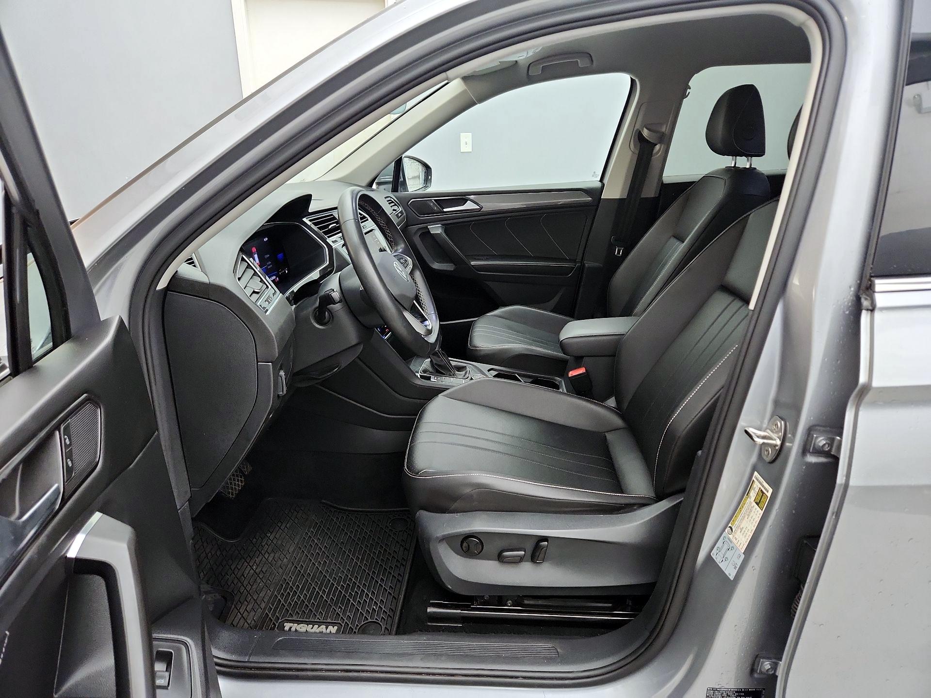 Thumbnail: 2022 Volkswagen Tiguan - 11