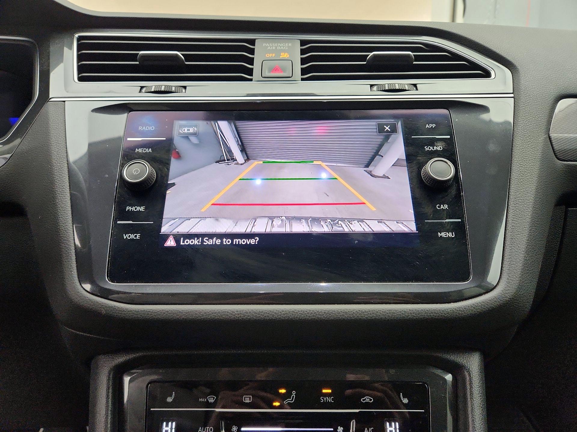 Thumbnail: 2022 Volkswagen Tiguan - 14