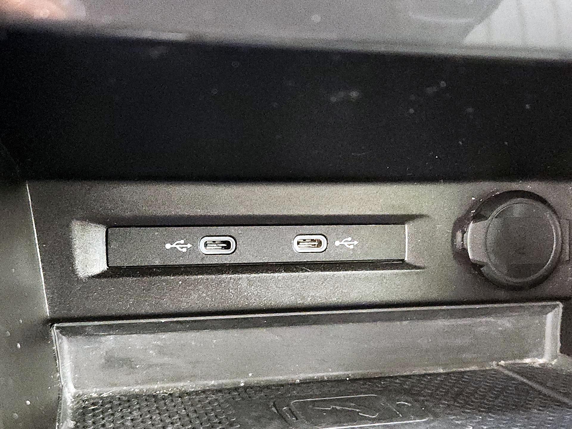 Thumbnail: 2022 Volkswagen Tiguan - 18