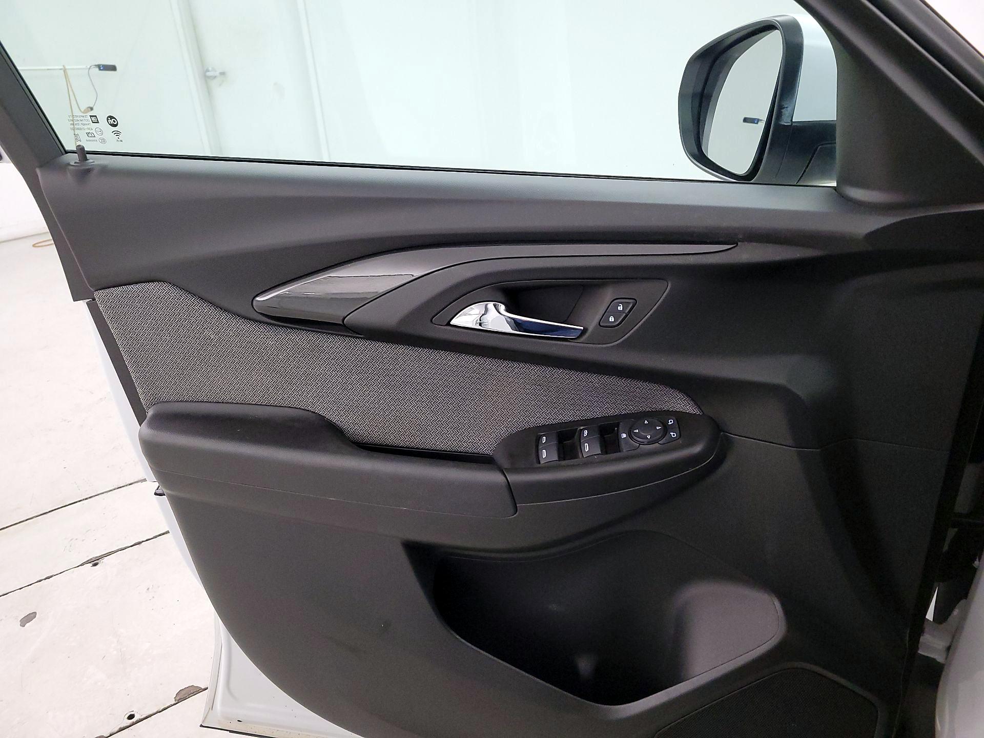 Thumbnail: 2023 Chevrolet TrailBlazer - 12