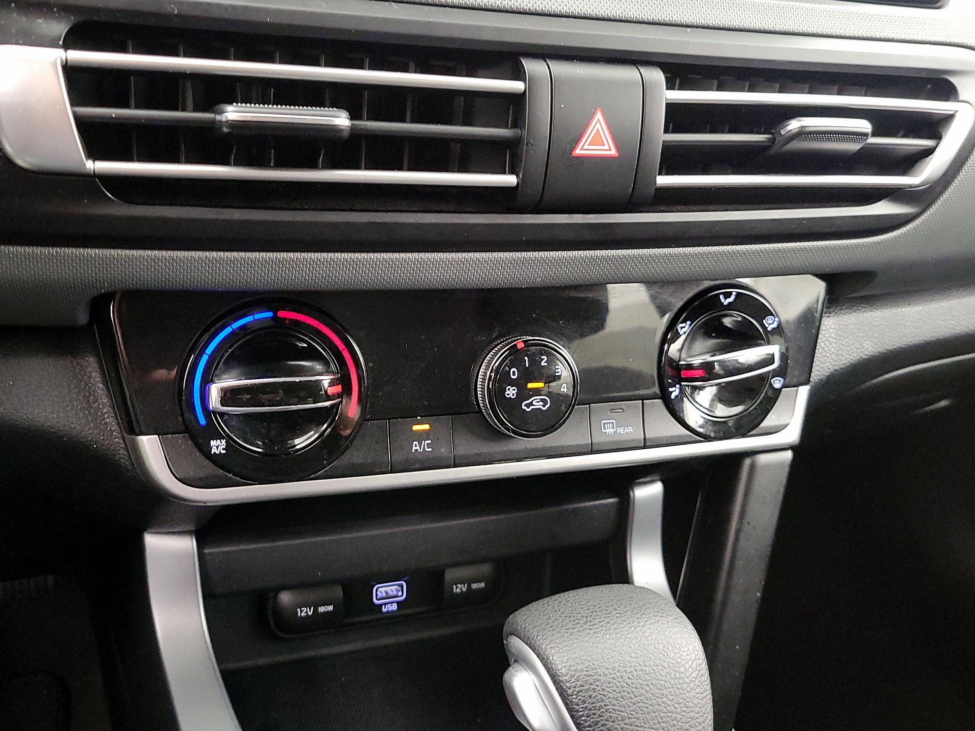 Thumbnail: 2022 Kia Seltos - 16