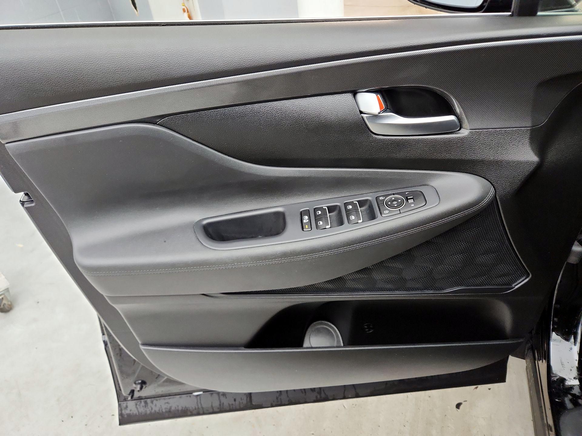 Thumbnail: 2023 Hyundai Santa Fe - 12