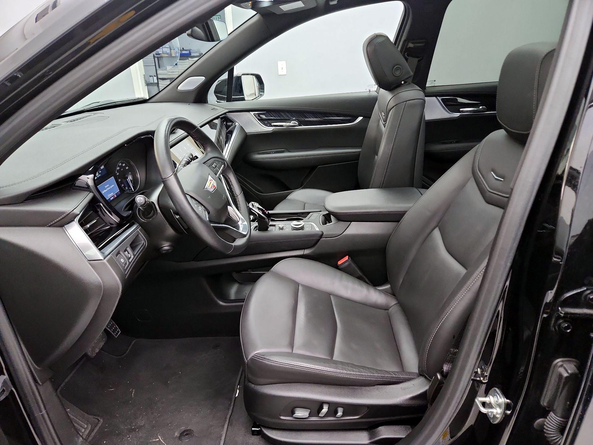 Thumbnail: 2025 Cadillac XT6 - 11