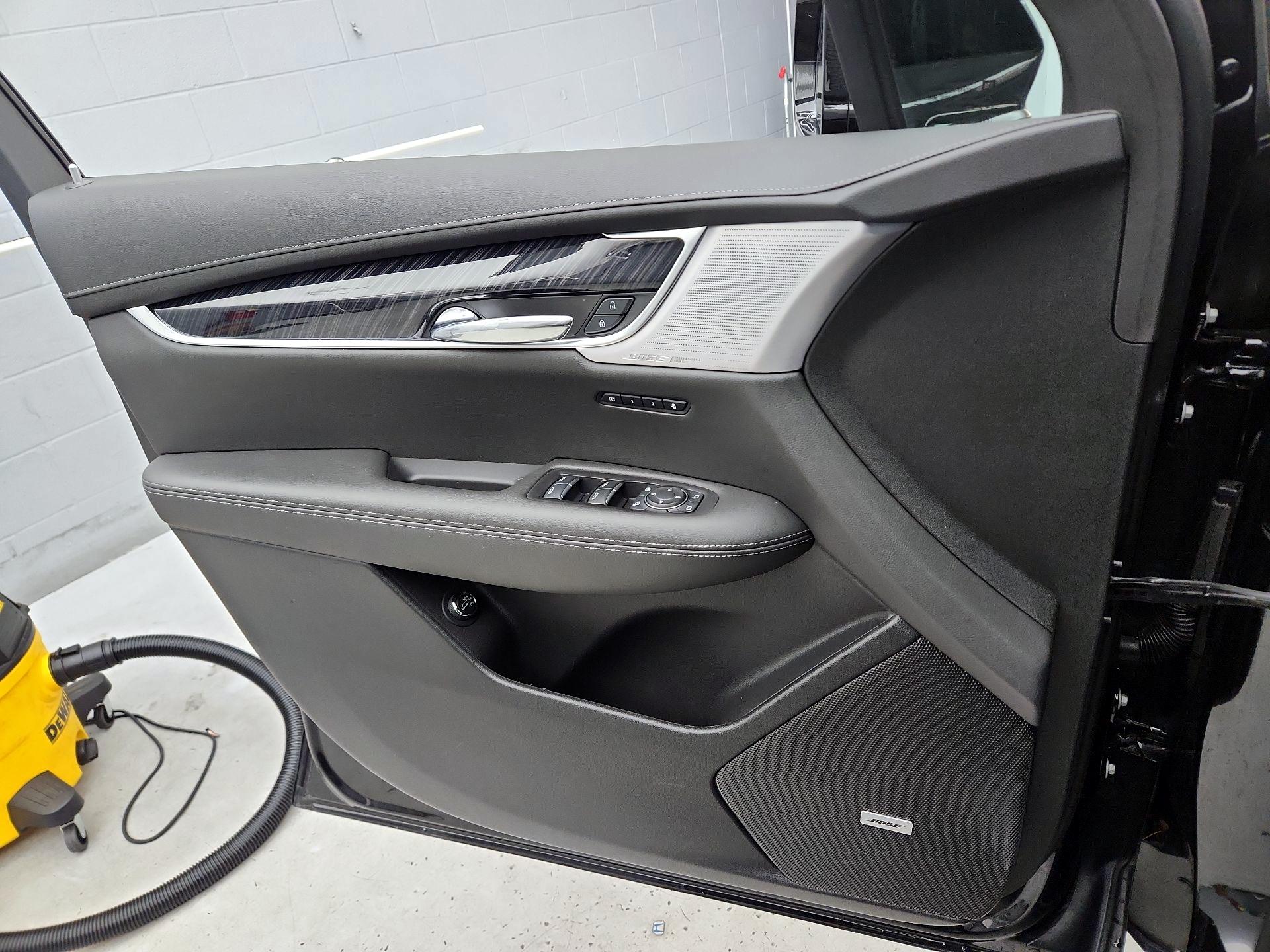 Thumbnail: 2025 Cadillac XT6 - 12