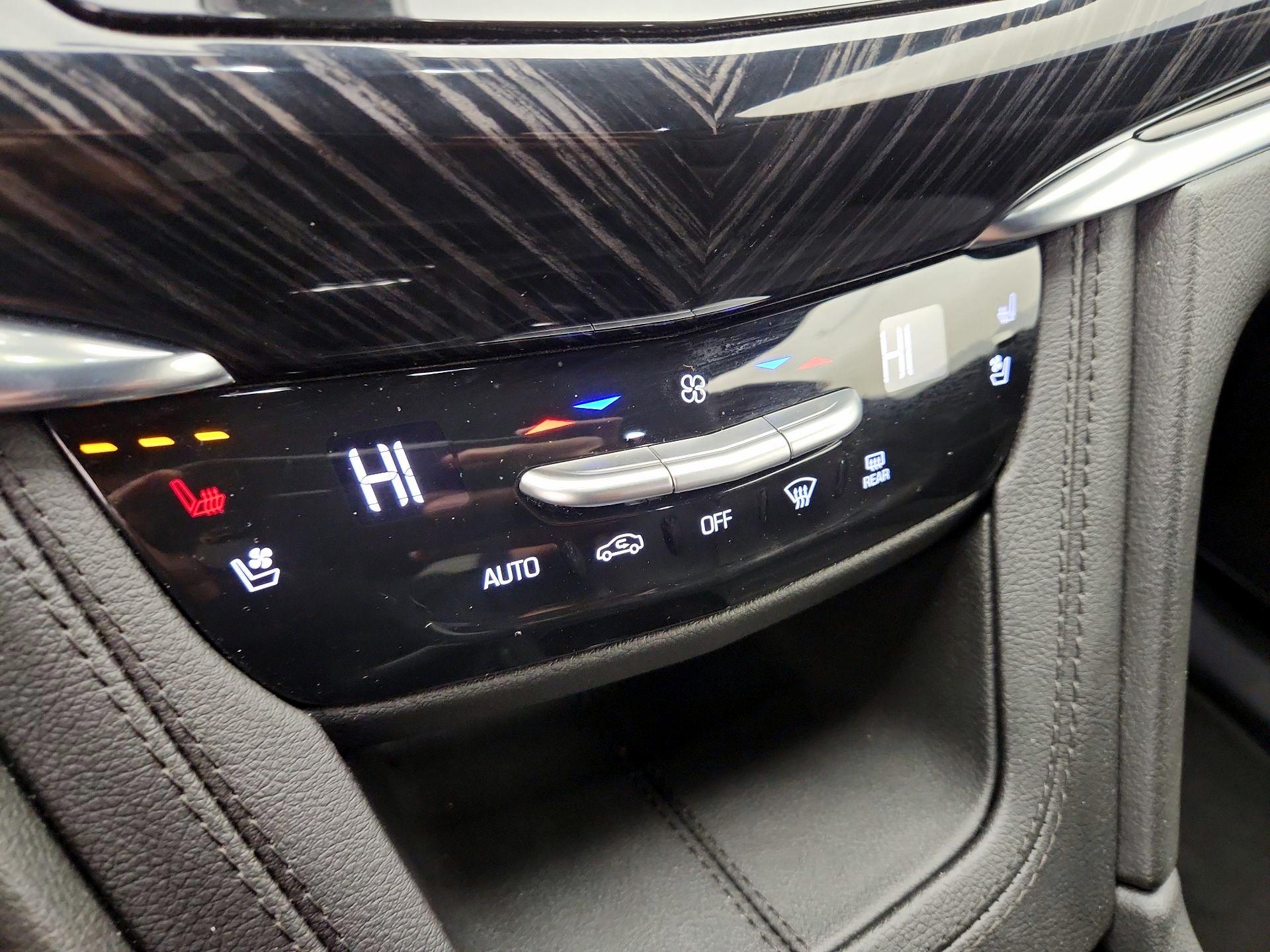 Thumbnail: 2025 Cadillac XT6 - 17