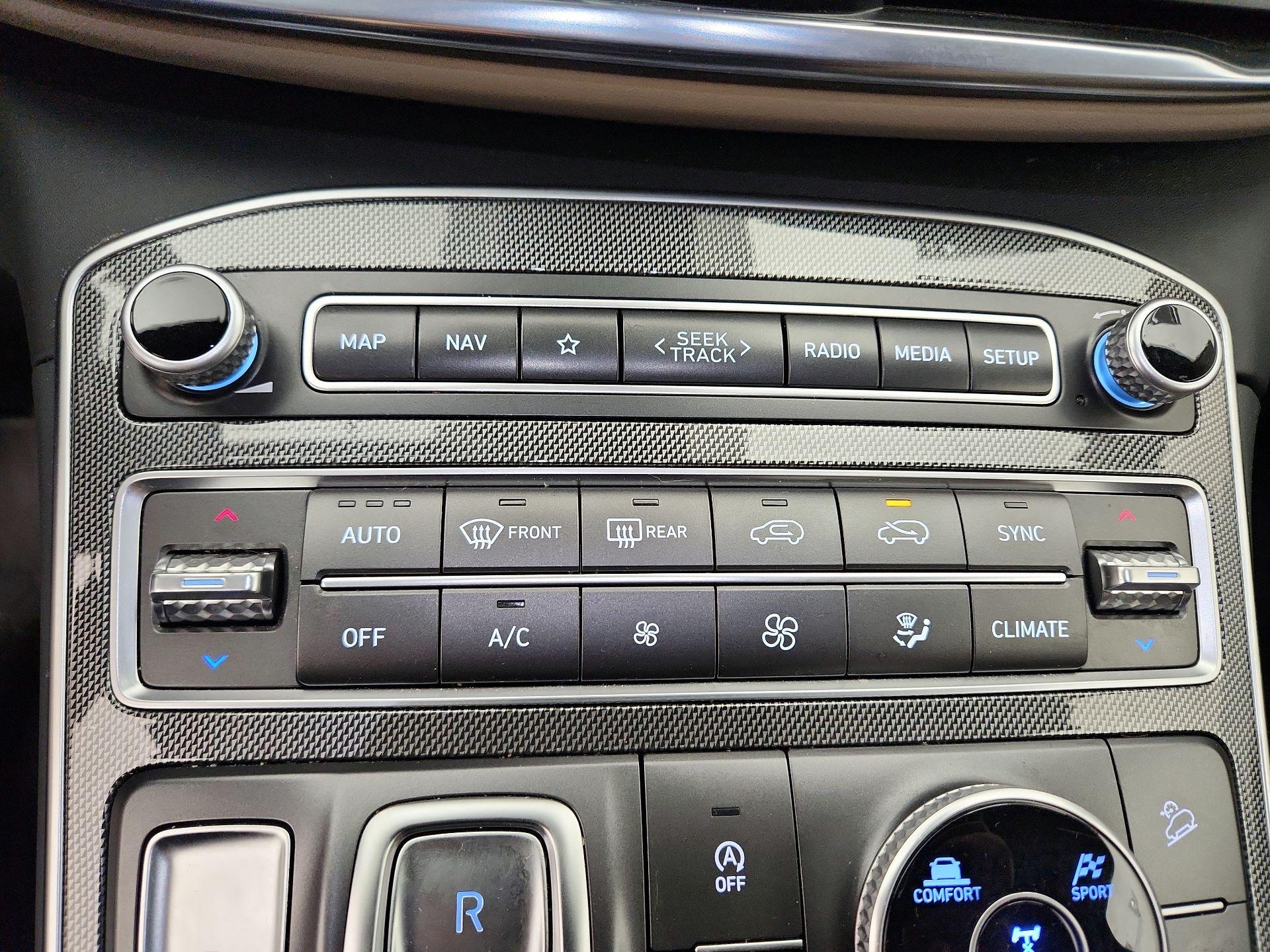 Thumbnail: 2023 Hyundai Santa Fe - 17