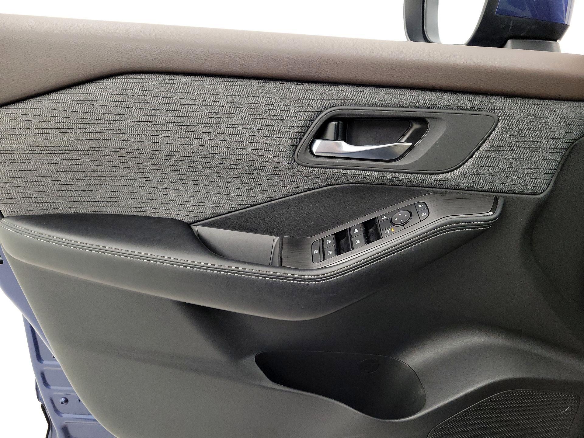 Thumbnail: 2023 Nissan Rogue - 12