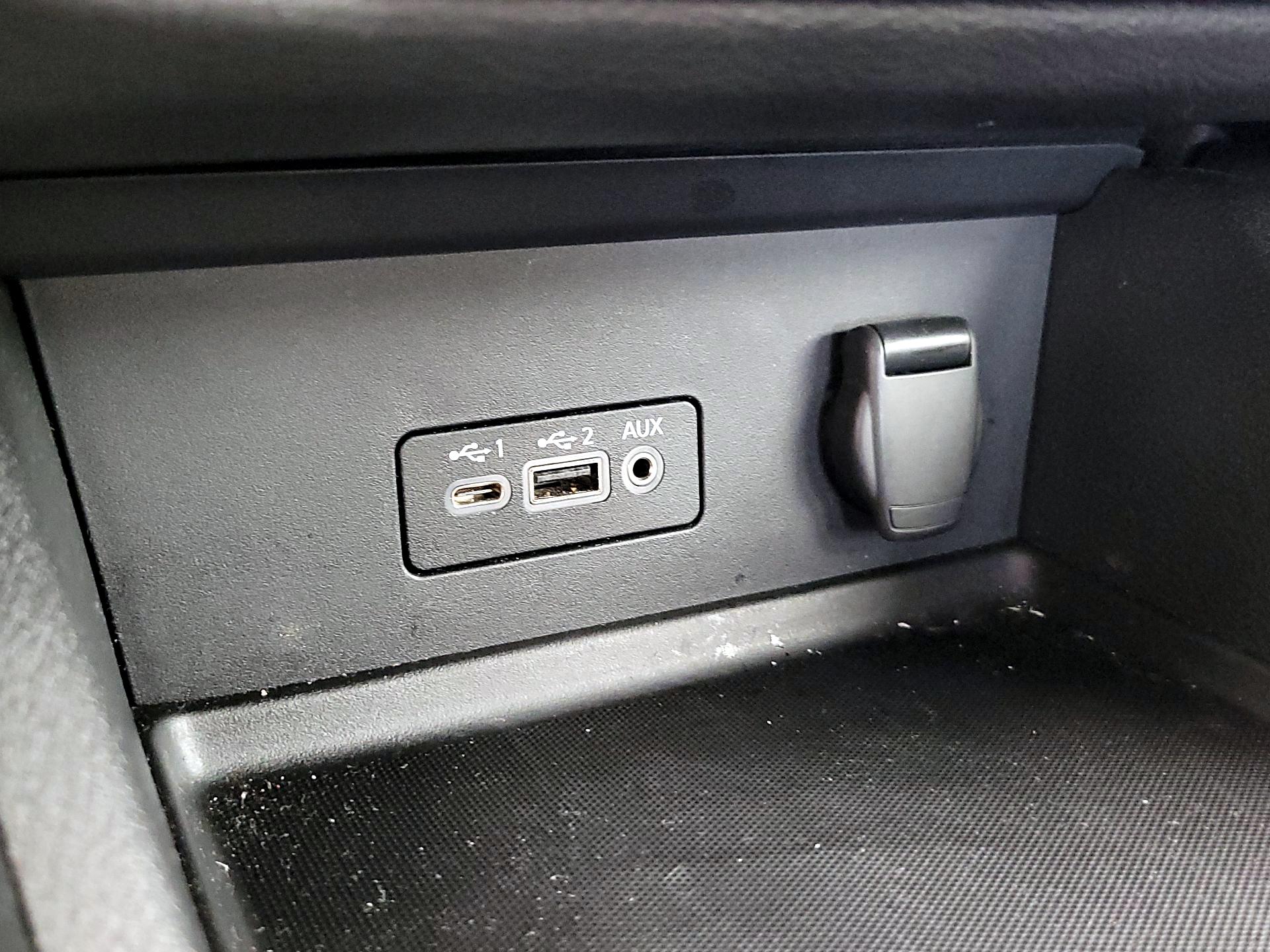 Thumbnail: 2022 Nissan Sentra - 18